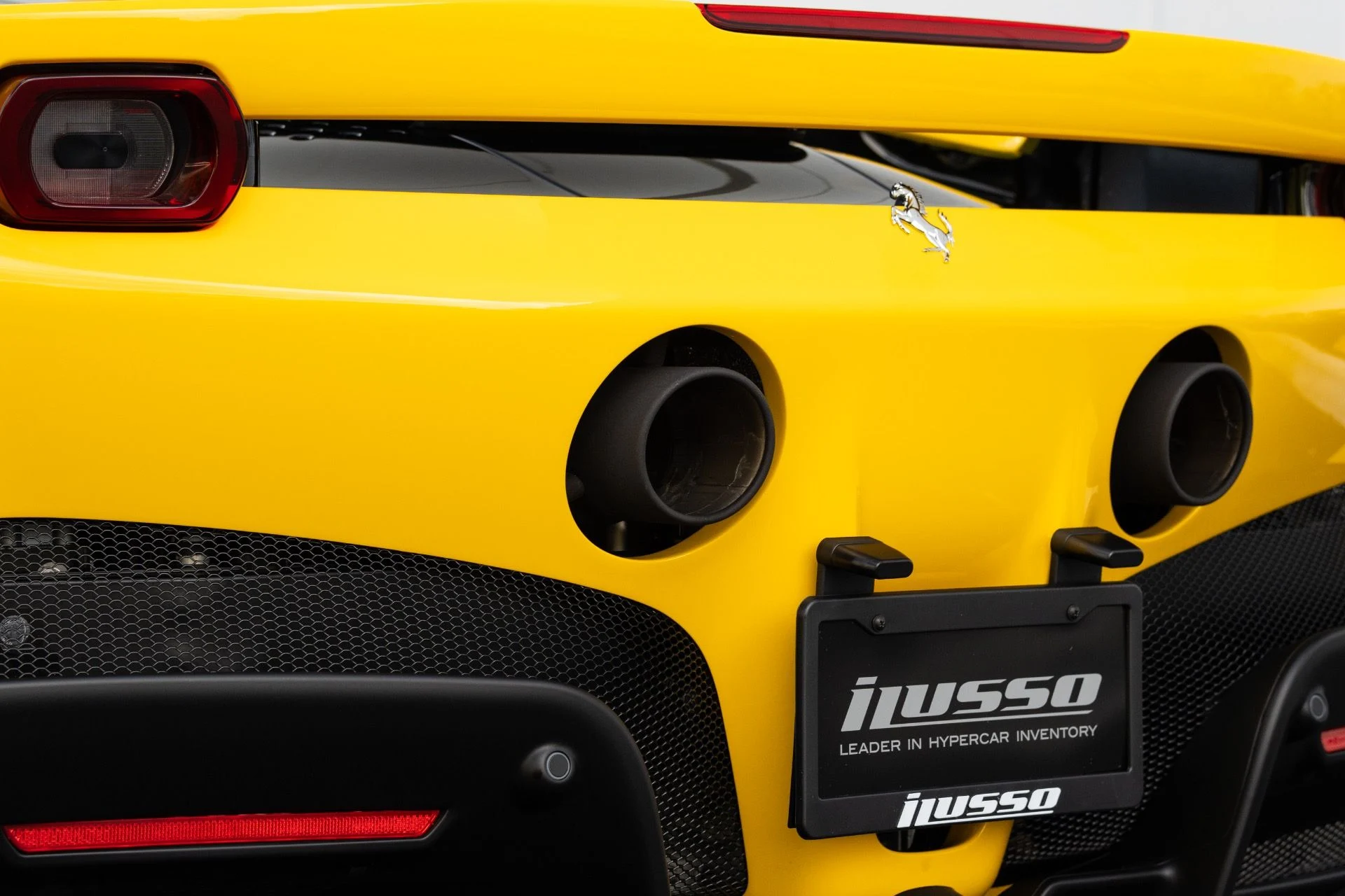 mph035_3197721997_Used_2025_Ferrari_SF_90_Spider_1772646640_d28342491b