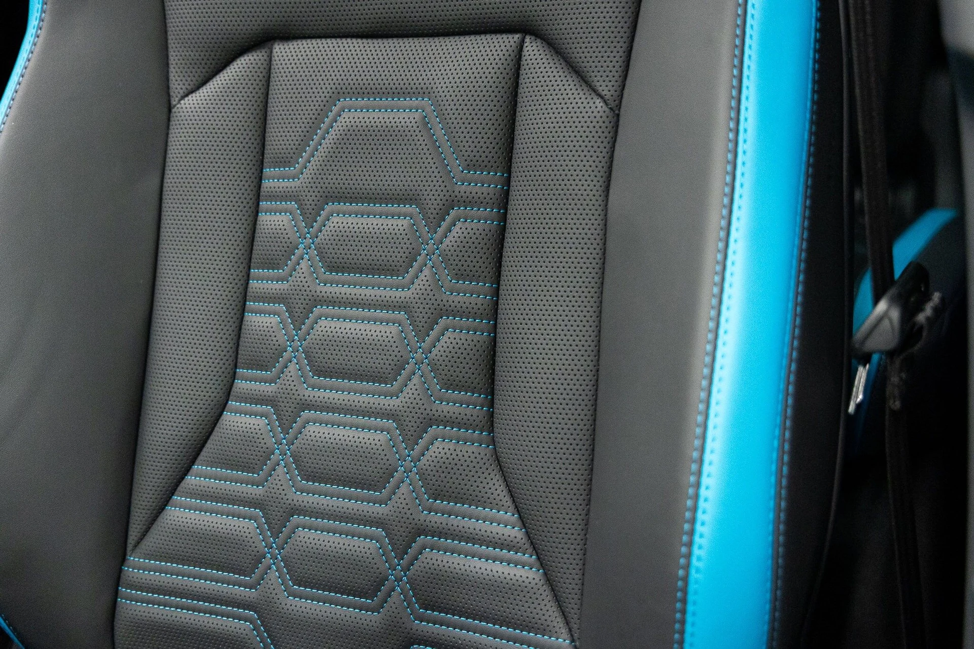 mph035_3200168487_f59e2cbbb7c7fdf19baea503242158fdx_fcca9dca04