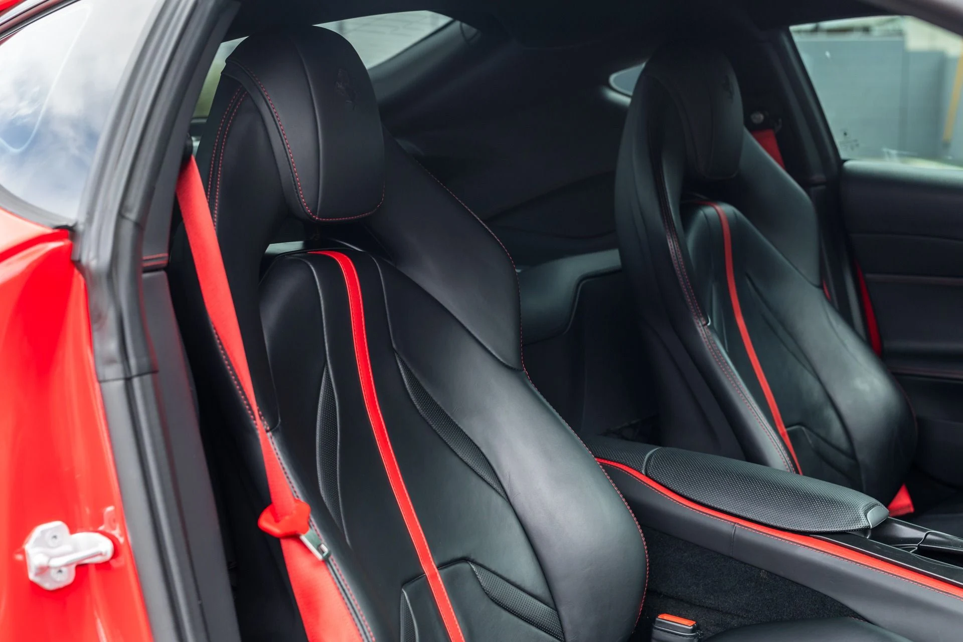mph035_3202411910_Used_2019_Ferrari_812_Superfast_1744740805_bb05098bf0