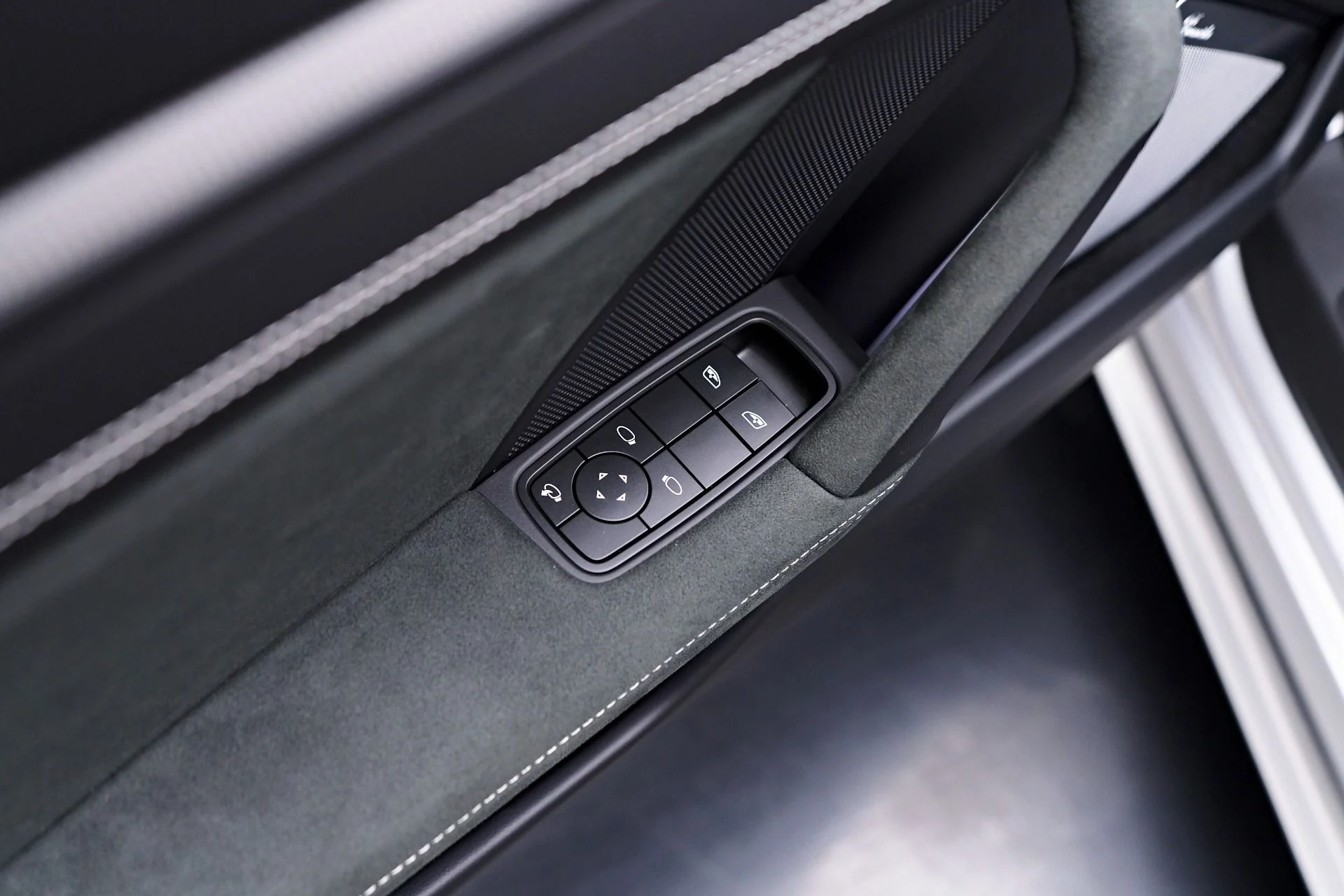 mph035_3208974234_Used_2024_Porsche_911_Carrera_4_GTS_1753409003_8e28277e8f