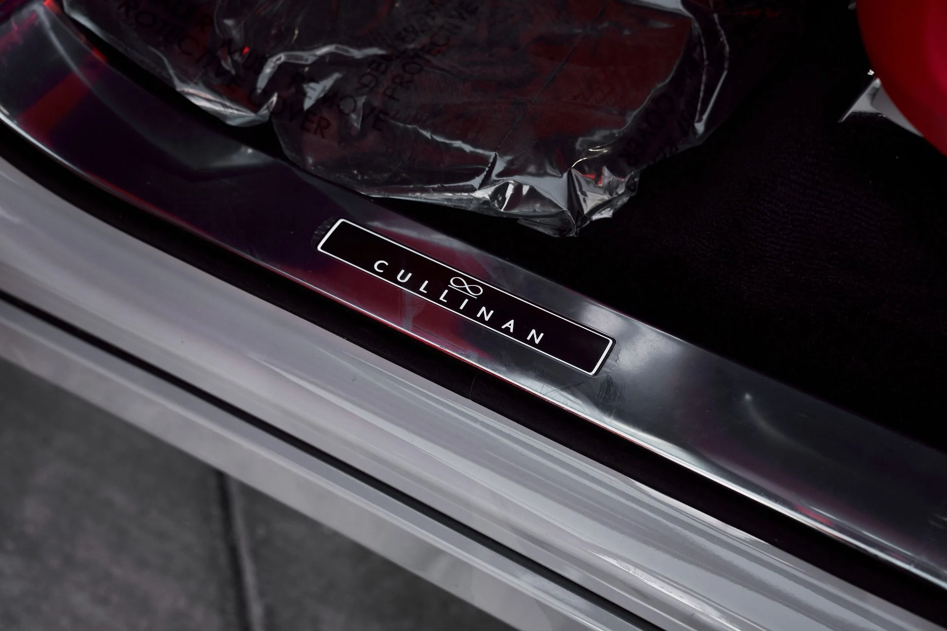 mph035_3215006784_Used_2025_Rolls_Royce_Cullinan_Black_Badge_1763084590_4d8d19def7