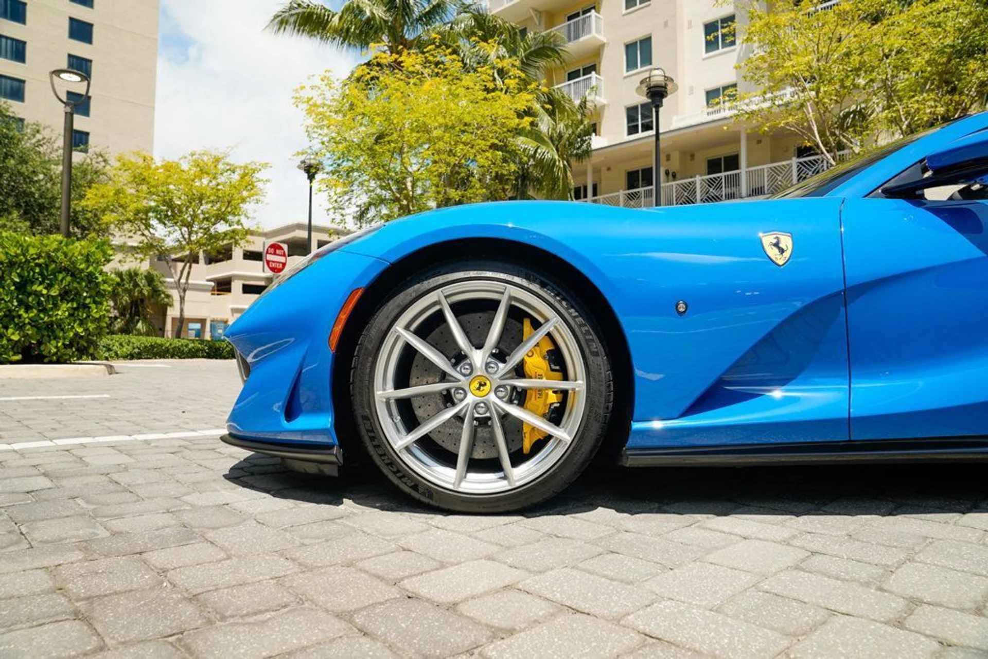 mph035_3224817375_used_2022_ferrari_812_gts_convertible_14354_22898644_36_1024_7a0fa86872