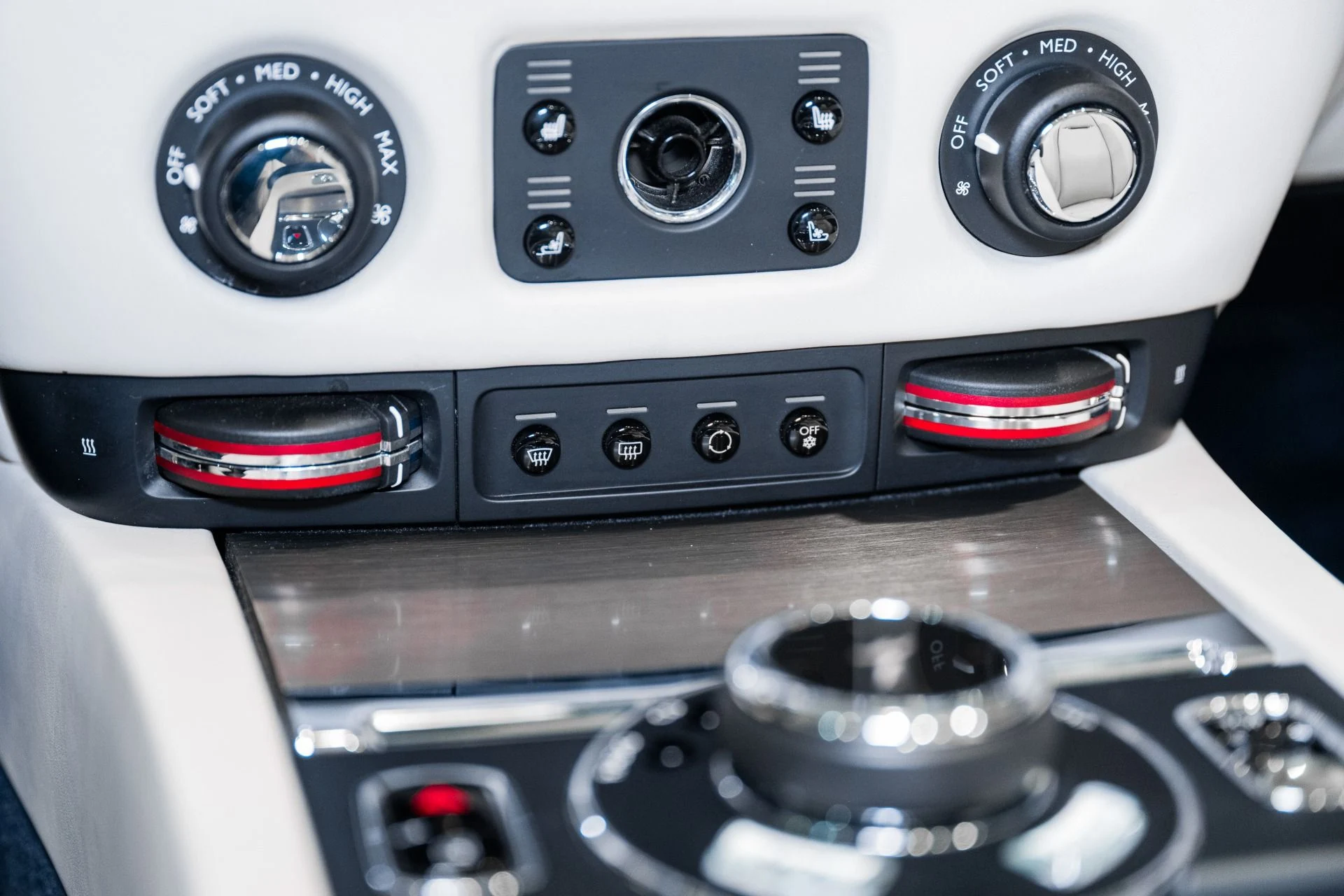 mph035_3245945110_Used_2017_Rolls_Royce_Dawn_1793121590_5989efc816