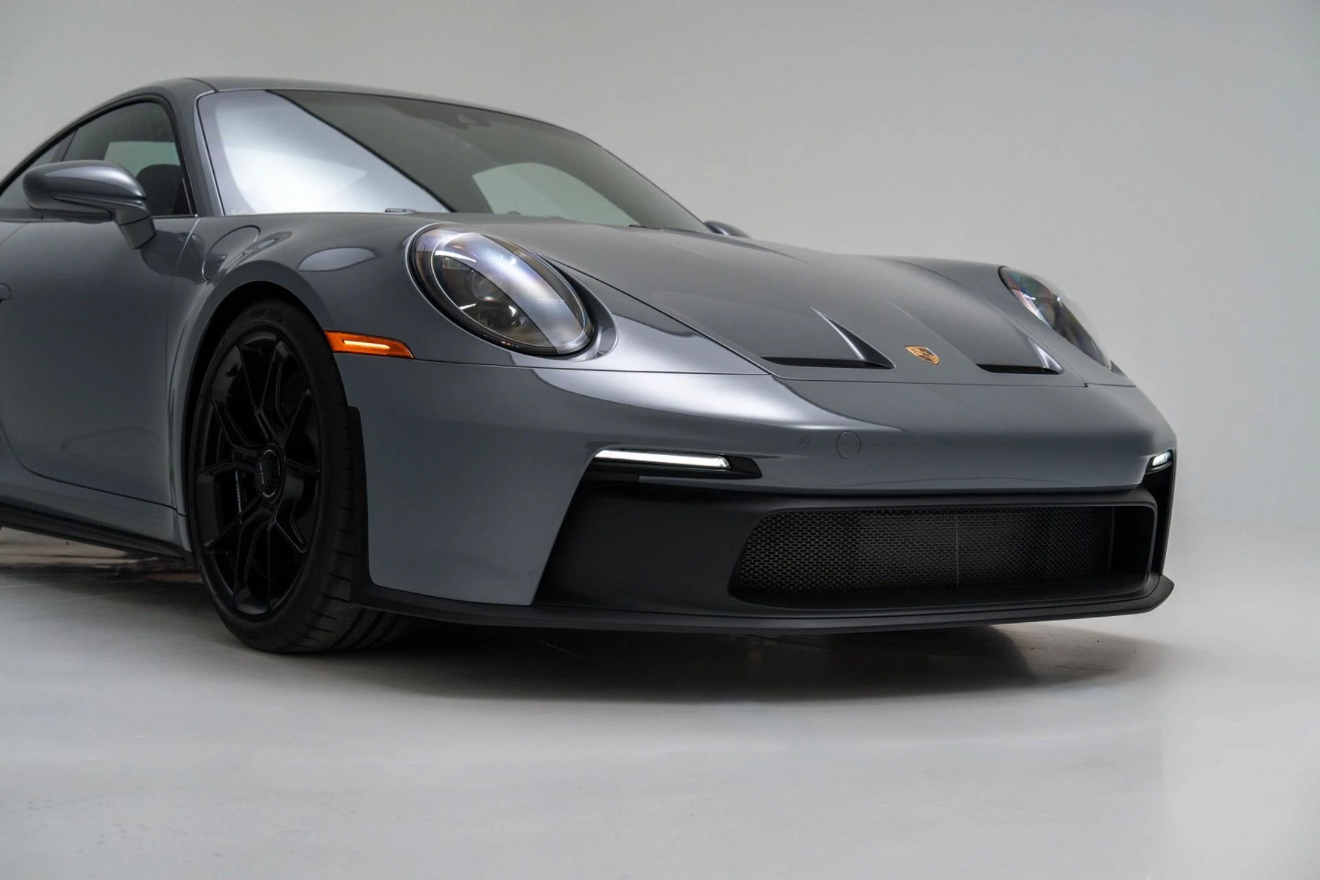 mph035_3276451170_Used_2024_Porsche_911_GT_3_1774634345_7f2de5b476