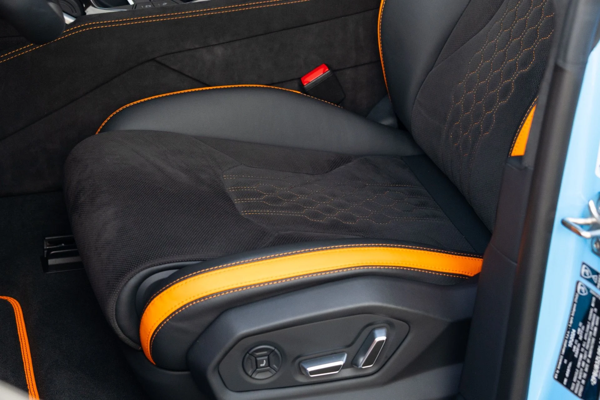 mph035_3282996930_Used_2024_Lamborghini_Urus_S_1773951175_2e8ea37f6e