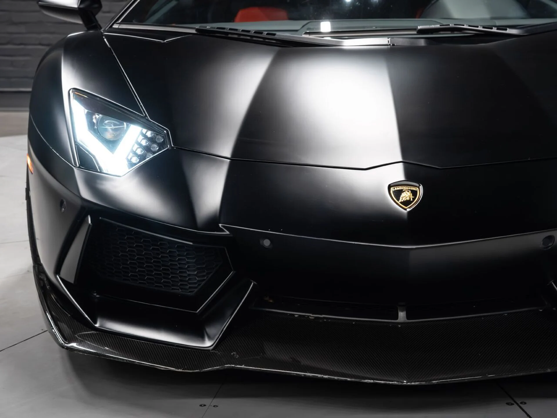 mph035_3289715547_lamborghini_aventador_2015_21a27a2195