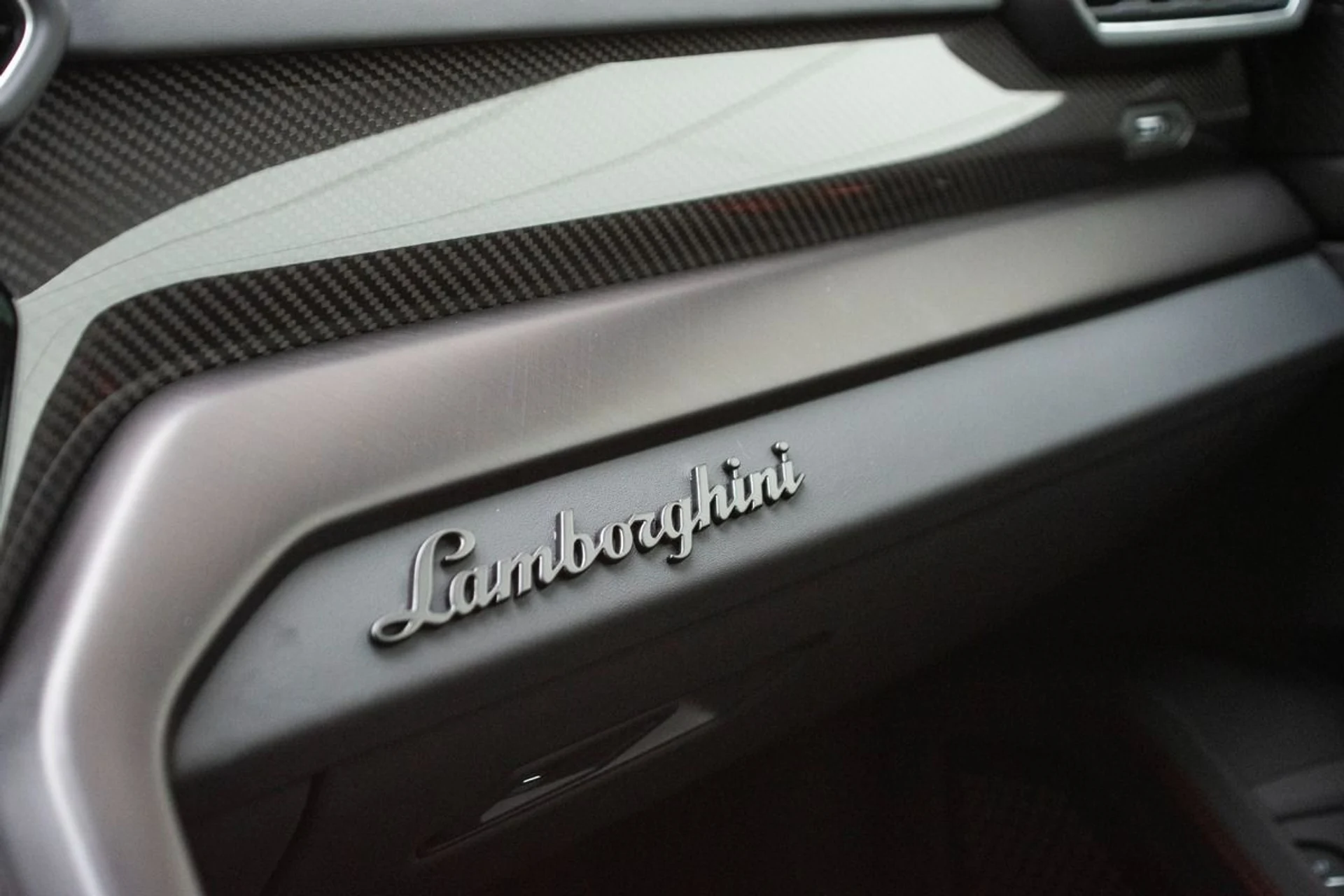 mph035_3290547362_Used_2024_Lamborghini_Urus_S_1736004526_6c0db4032d