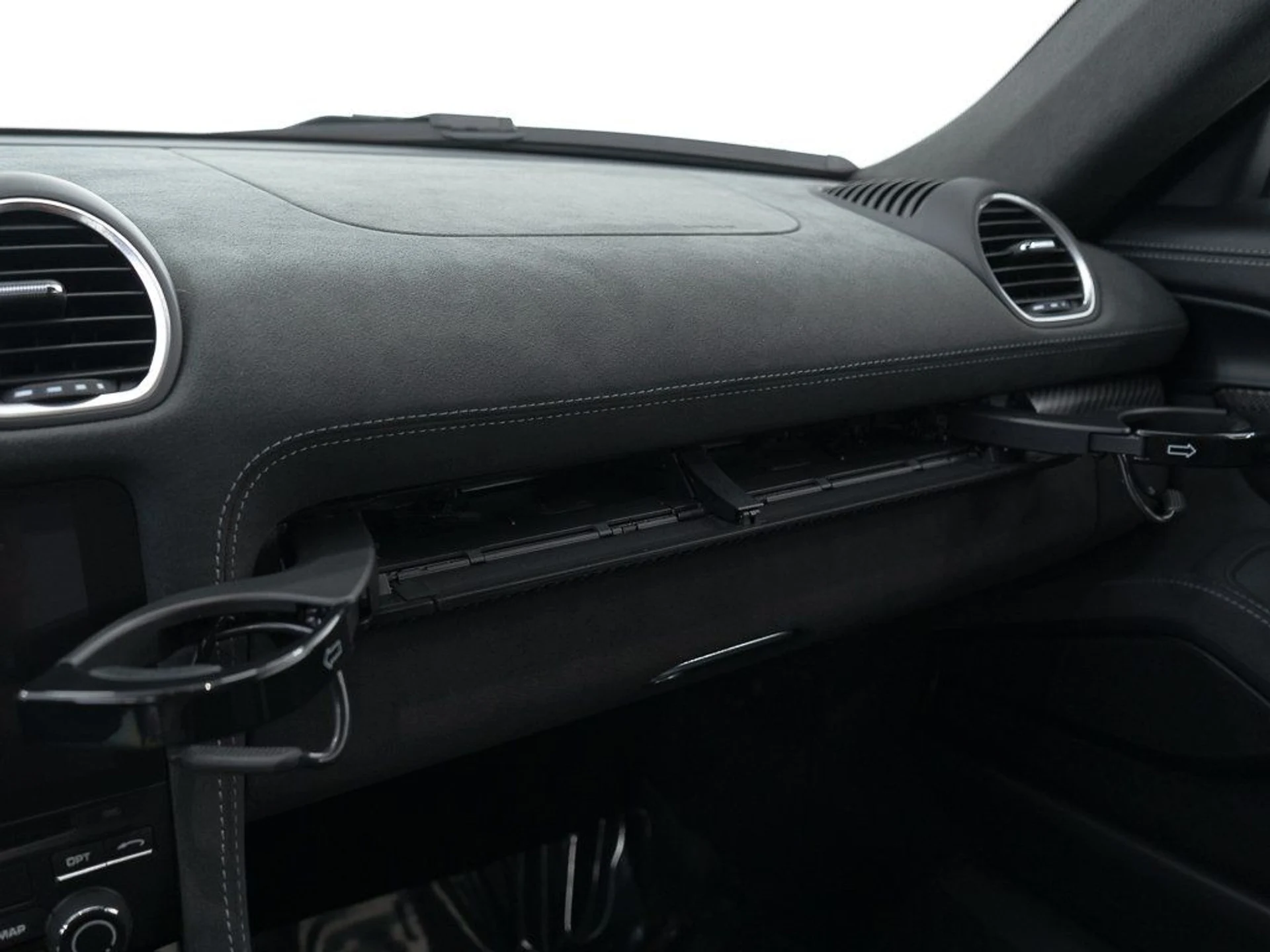 mph035_329289049_eff87d3cd3c0555492b608f876285b72_c423f00977