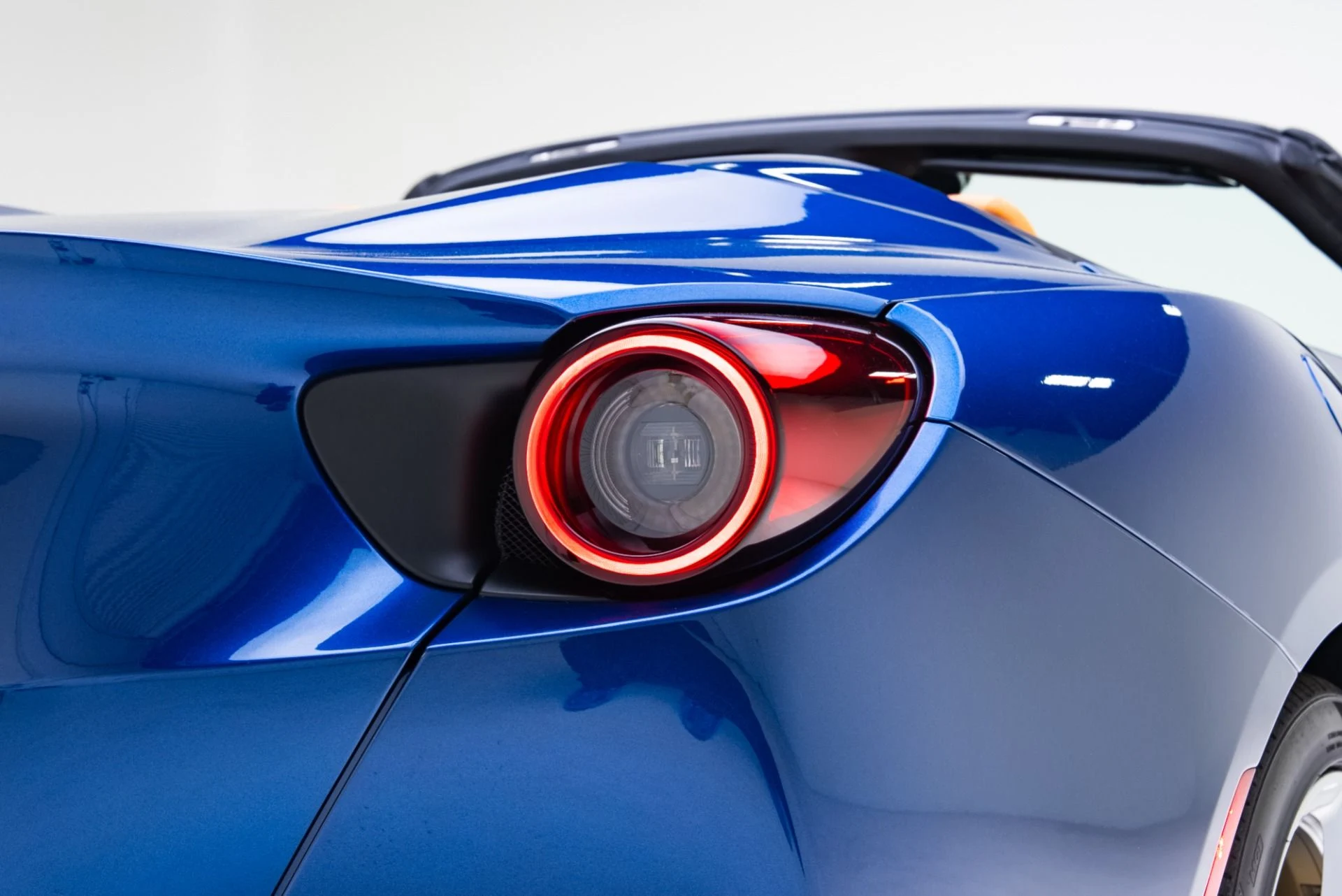 mph035_3306956226_Used_2020_Ferrari_Portofino_1771522372_e692575129