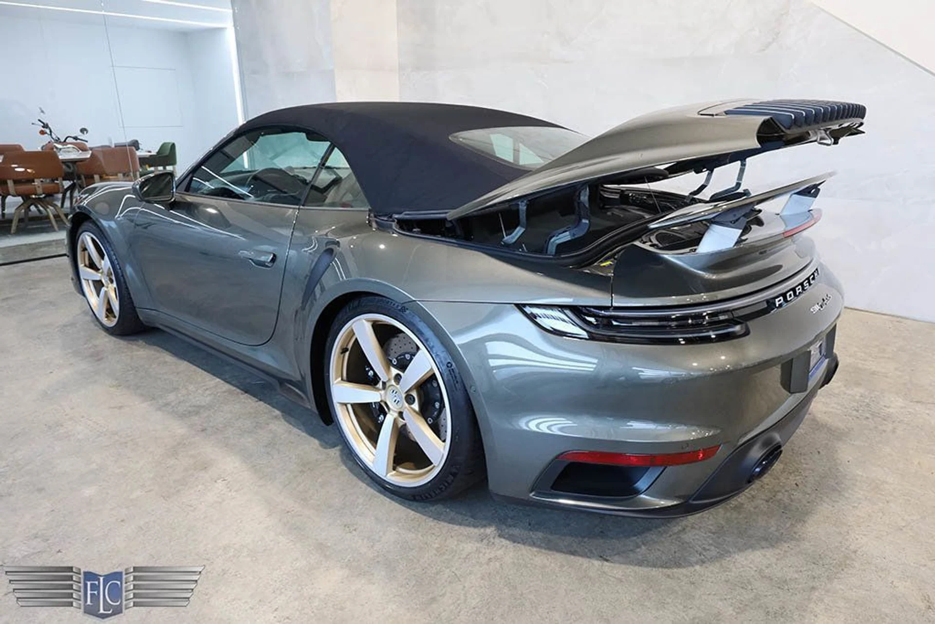 mph035_3308550113_used_2024_porsche_911_turboscabriolet_9689_22927458_36_1024_bb2fff6d08