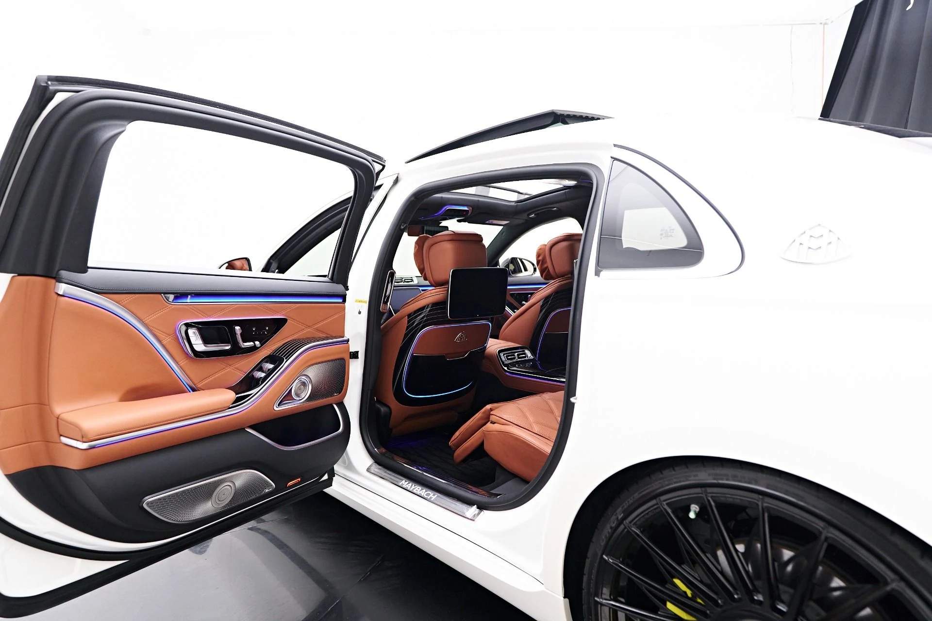 mph035_3308857381_Used_2022_Mercedes_Benz_S_Class_Maybach_S_580_1756343564_05a28c68b1