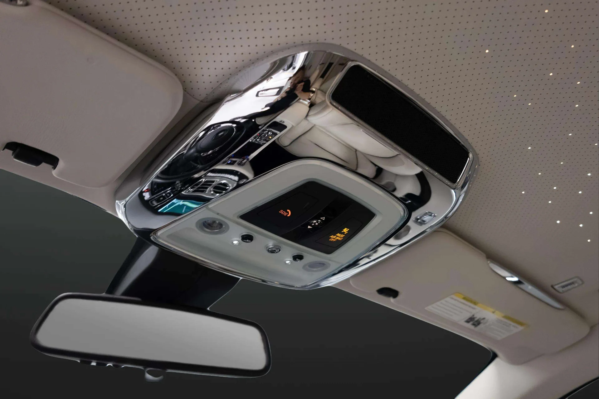 mph035_3316797547_2e916728_d098_4fba_bb29_410224786106_201720_Rolls_Royce20_Wraith2028_SCA_665_C56_HUX_8653929_36_a5c47bdaf8