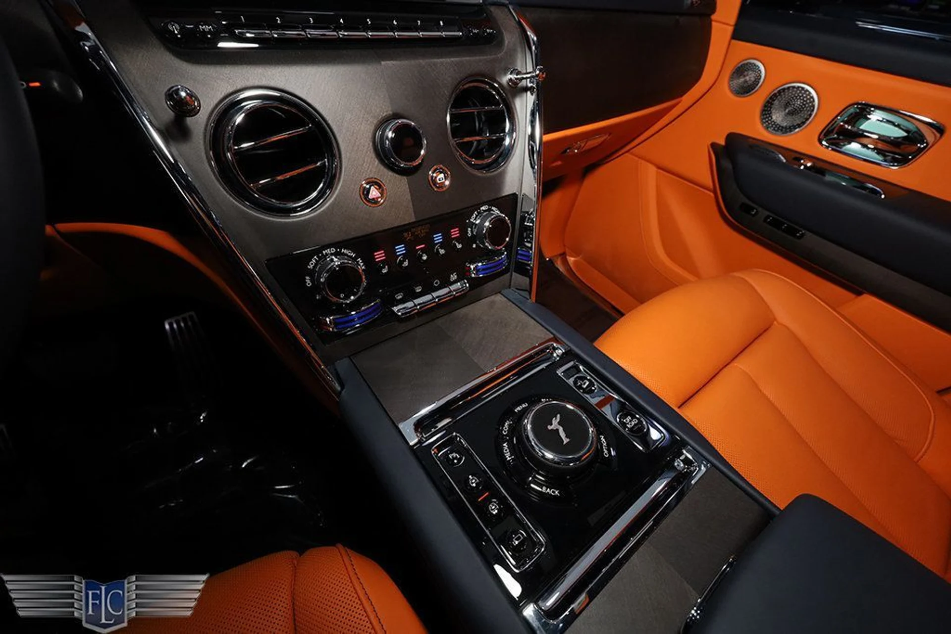 mph035_3324629368_used_2023_rolls_royce_cullinan_sportutility_6305_22995243_36_1024_f3000bf5f6