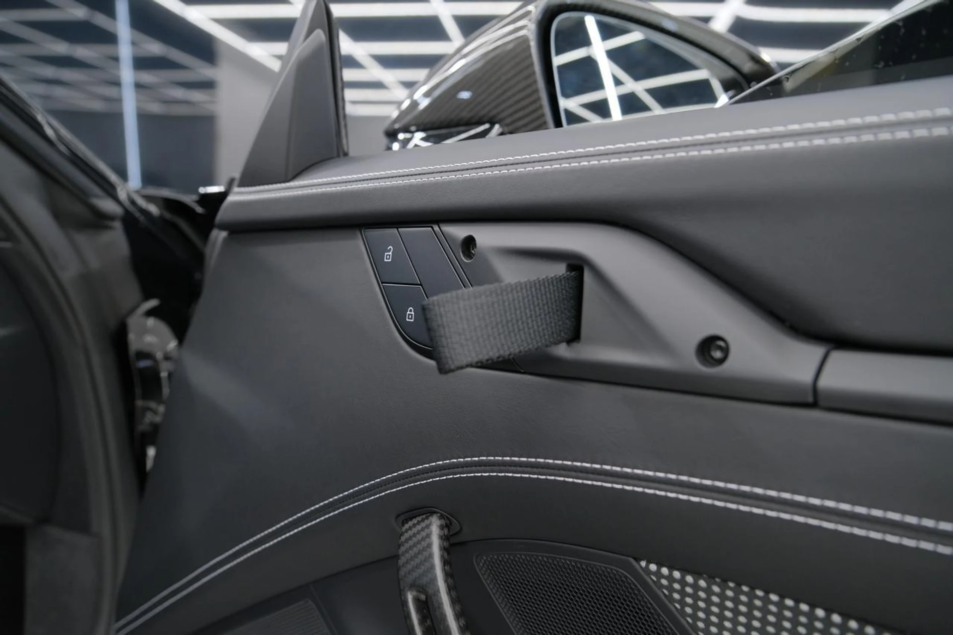 mph035_332495211_8b5665cab84991733ce721fd173132c0_5c8c342581