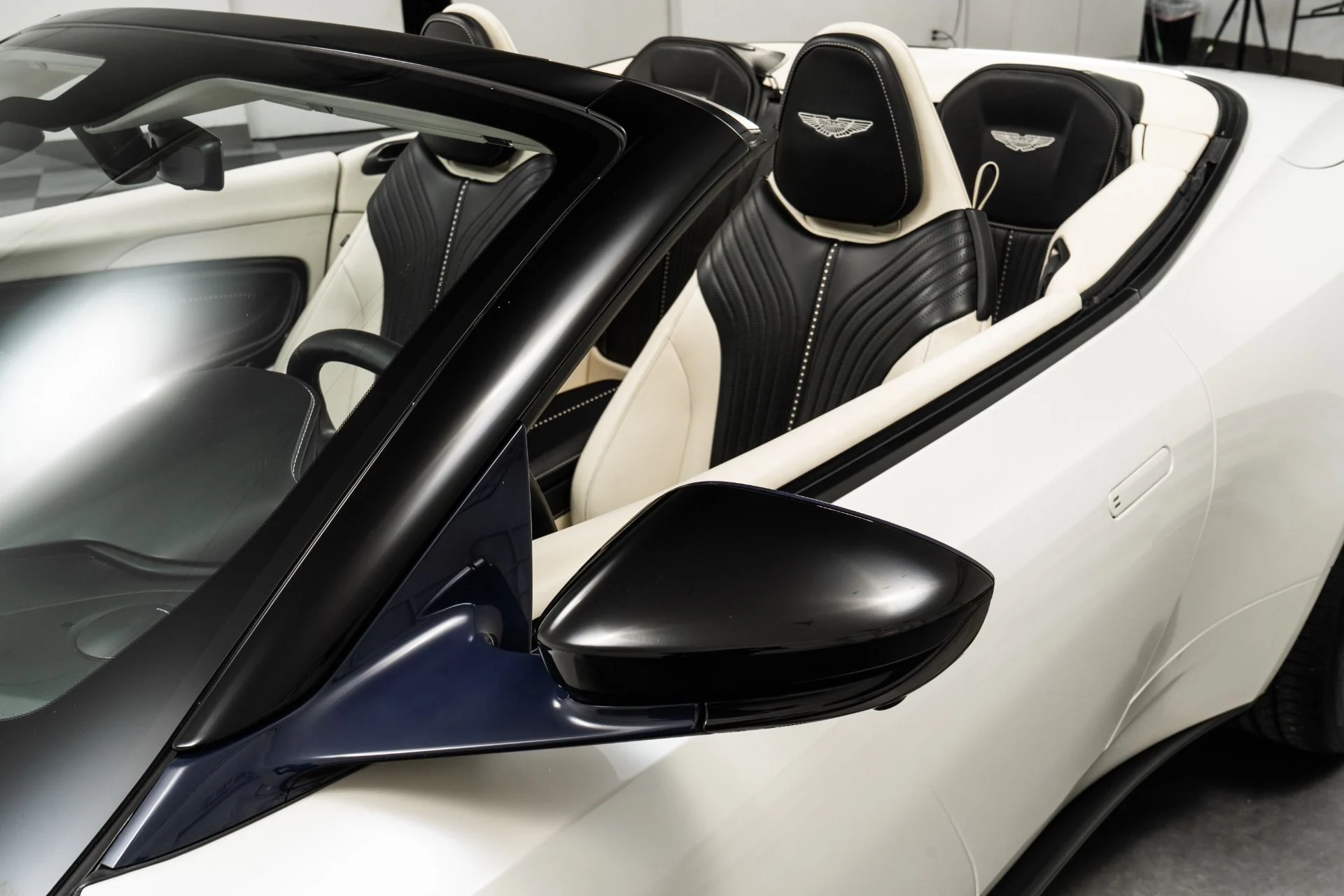 mph035_3325805860_Used_2019_Aston_Martin_DB_11_Volante_1760477407_939a6de52c