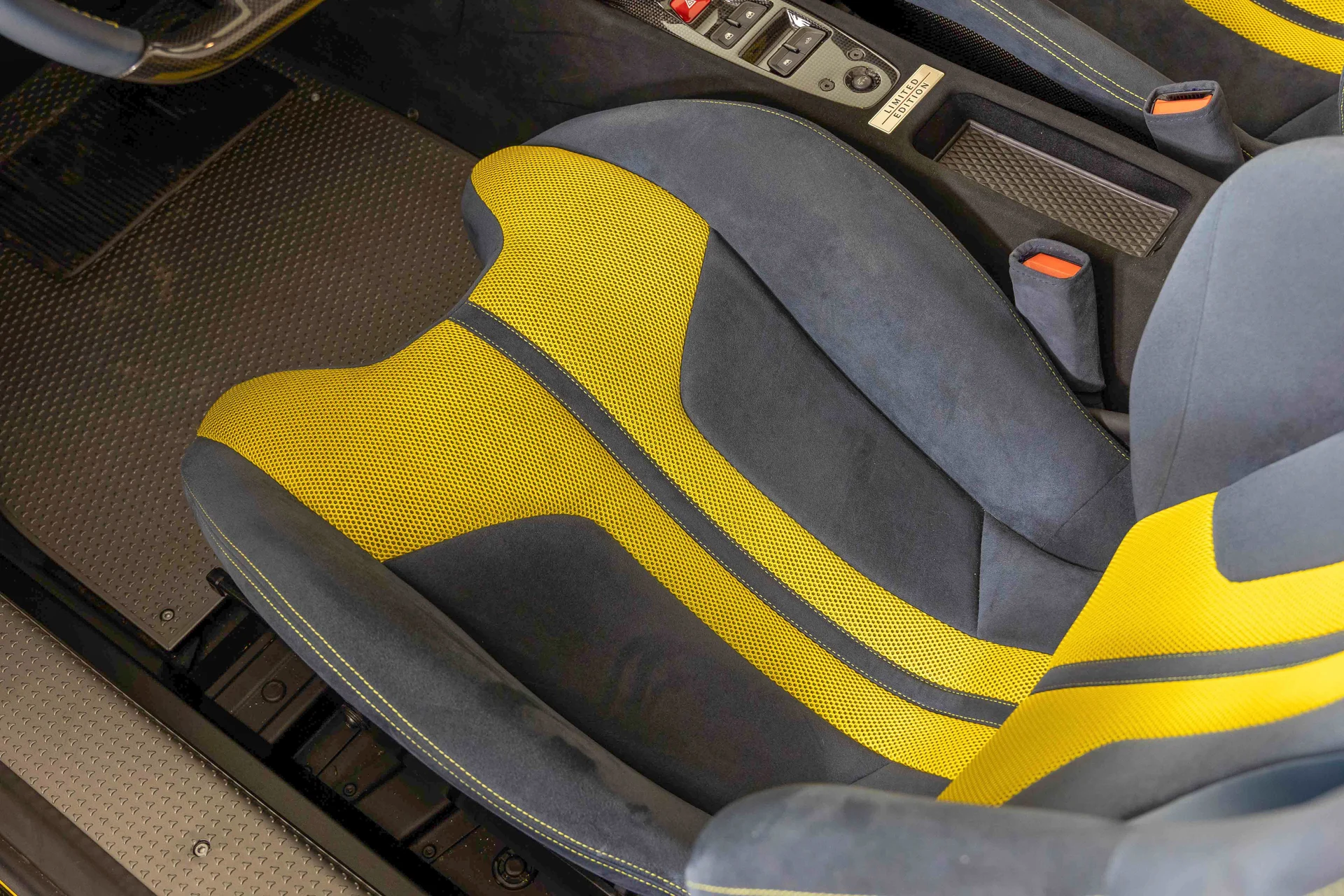 mph035_33264275_7f2761a44d4694fa13fc4efcbf0f2634_fb9a7b3313