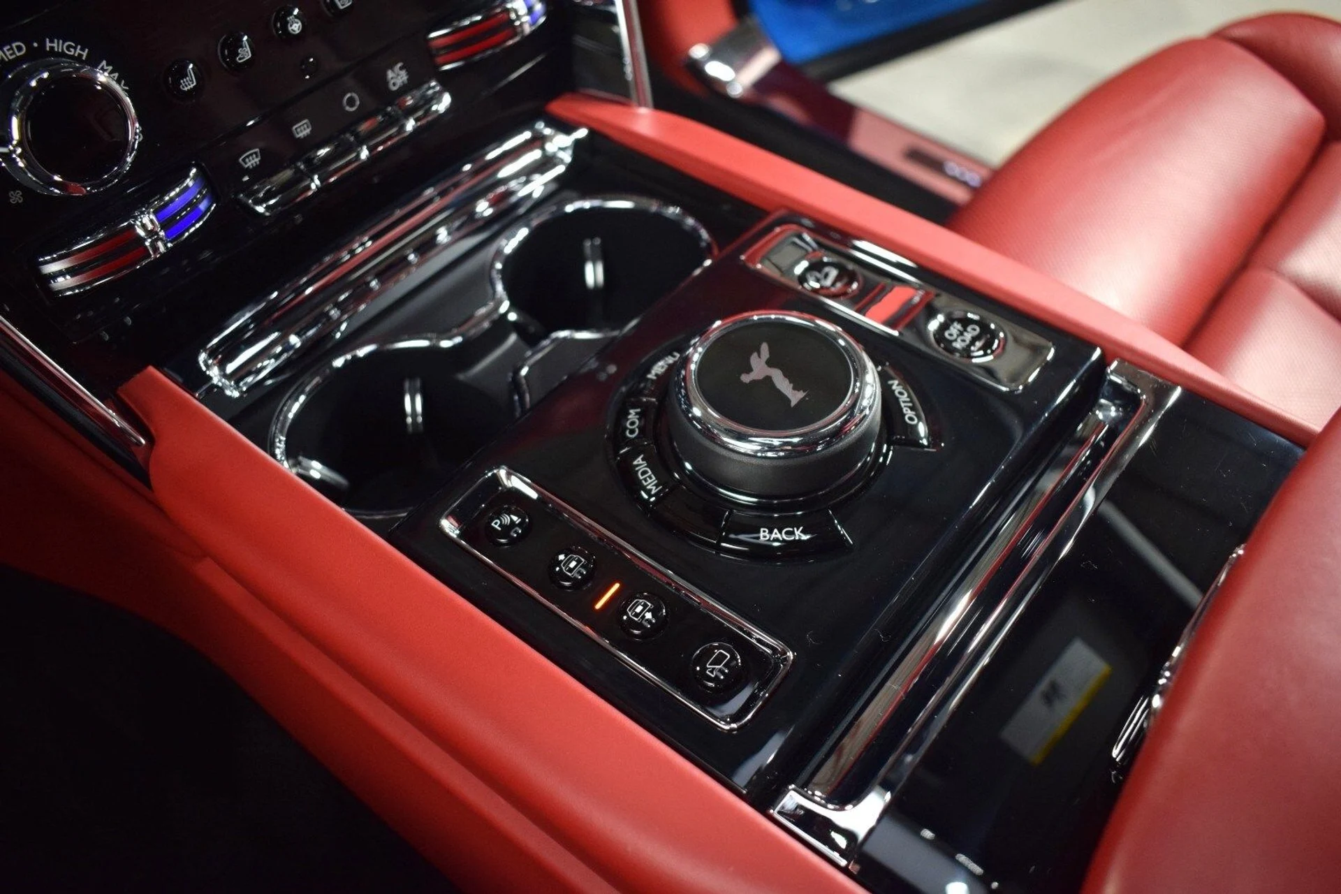 mph035_3327251162_eda1a0c26c8f69b4105b4b4cb691b3b7x_4ab821ee13