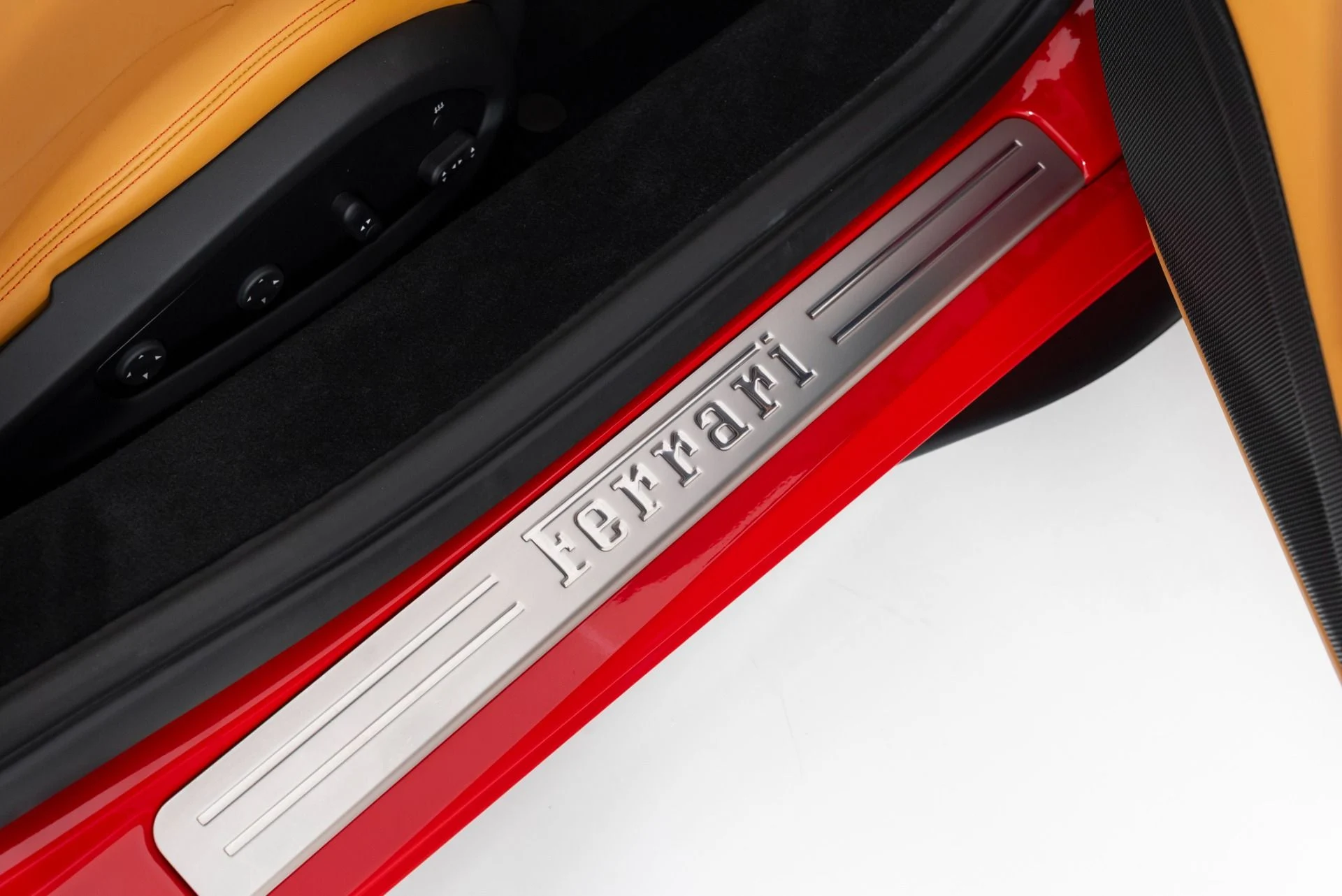 mph035_3343275603_Used_2021_Ferrari_F8_Spider_1757957129_546934913d