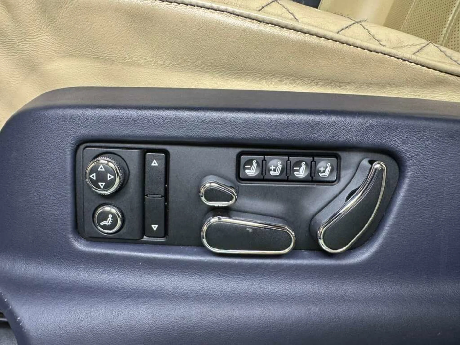 mph035_3355477621_bdfde36d1a6a690b12143c9575c4d8cf_711fba1130