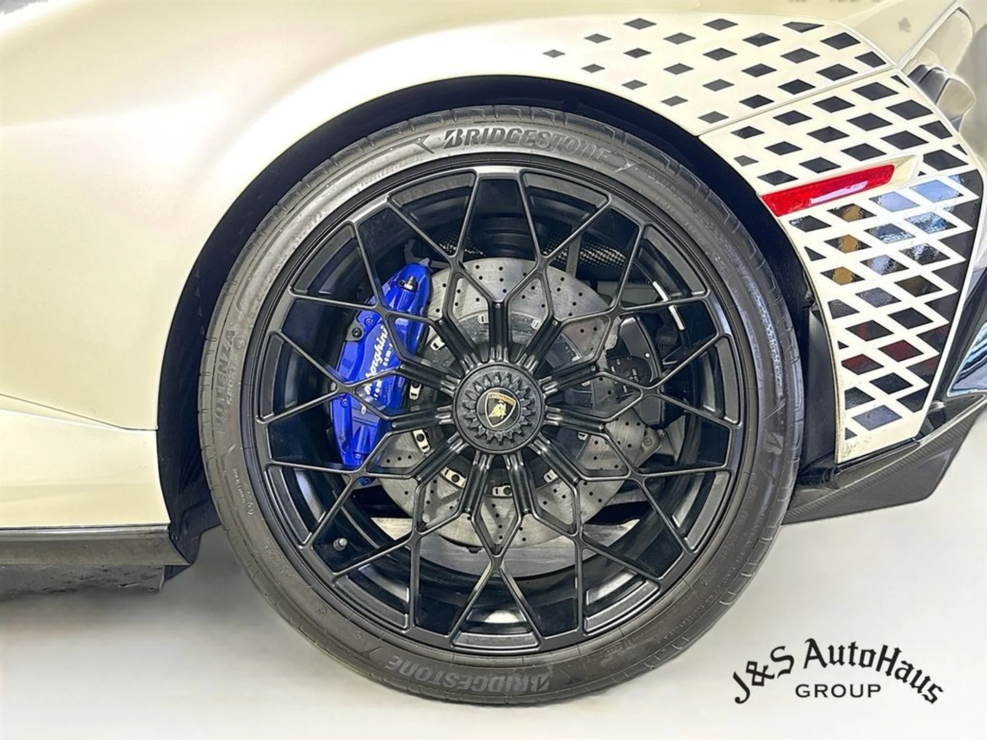 mph035_3370354648_9lh1l4fueobfuo932cbwp9houbc7_61468a6908