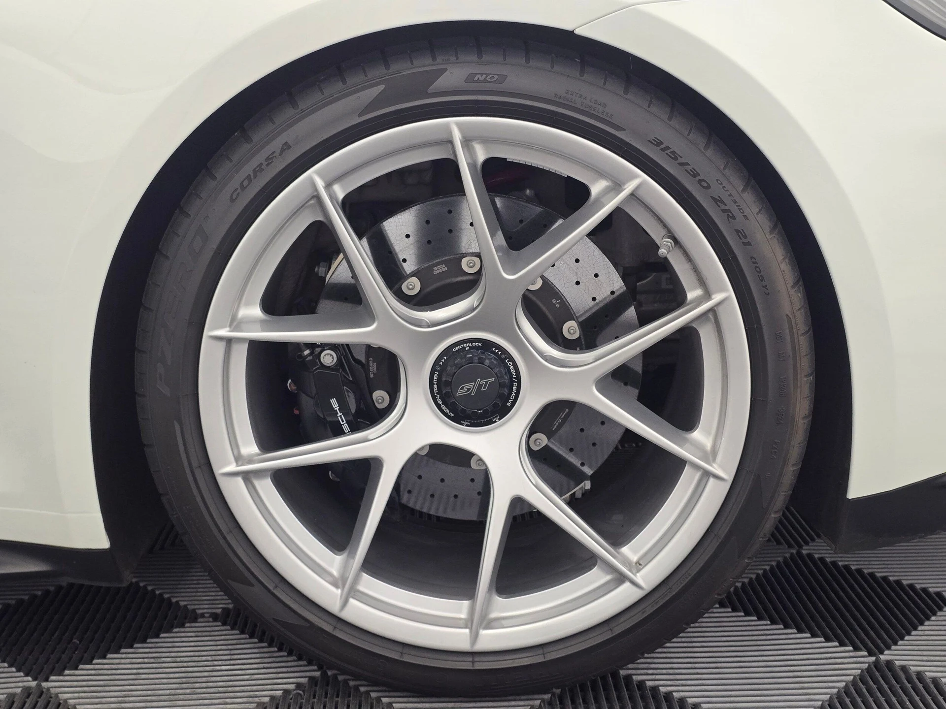 mph035_3380478056_6c1ff6ba5e975e53f271c585d665ffe0x_7a49941a24