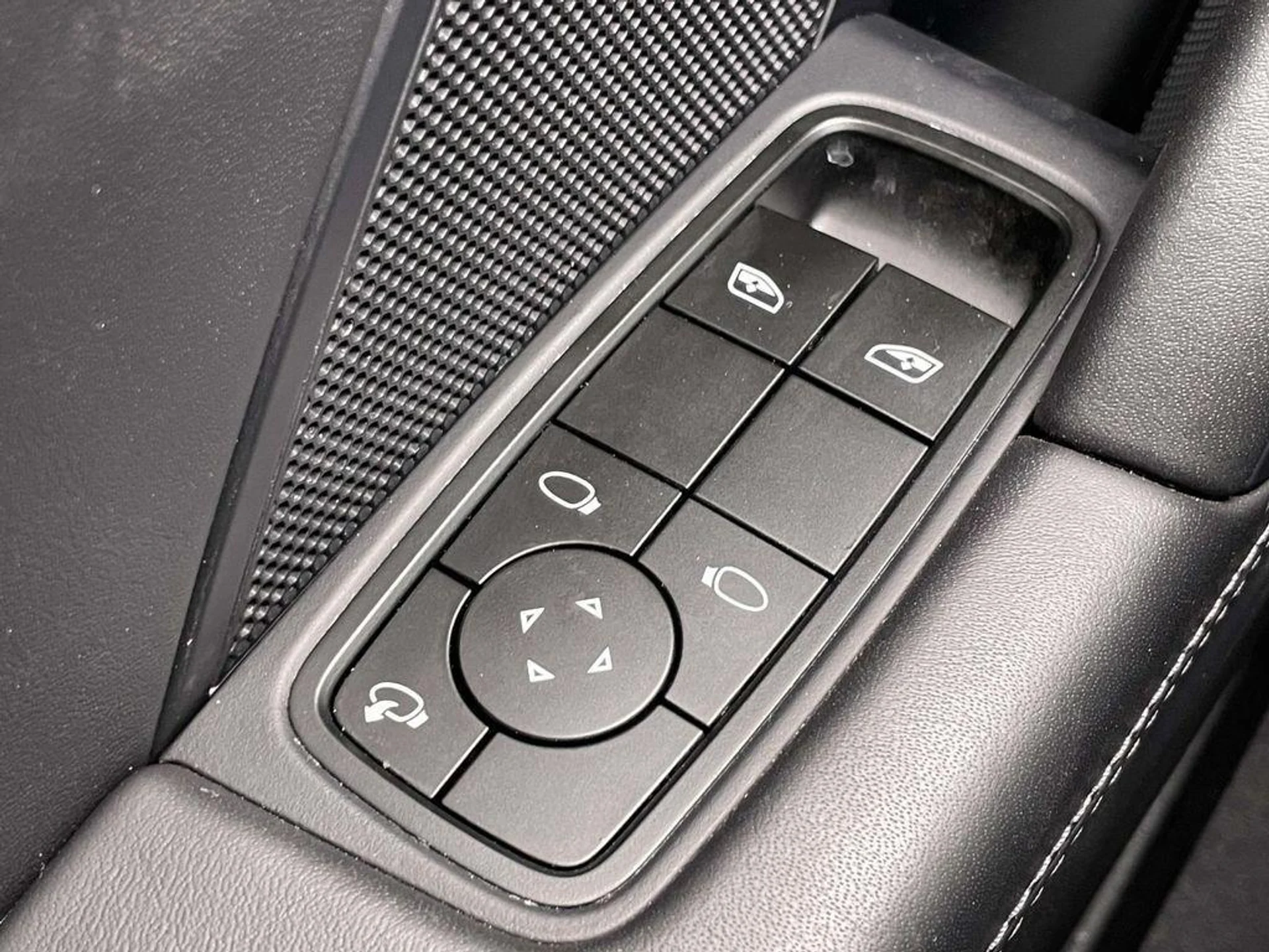 mph035_339127973_2t_L_Jb3_Aj4_Ti_F_Sxz_B4_JPO_9_U_Yt_Ba_U_074f22efe3