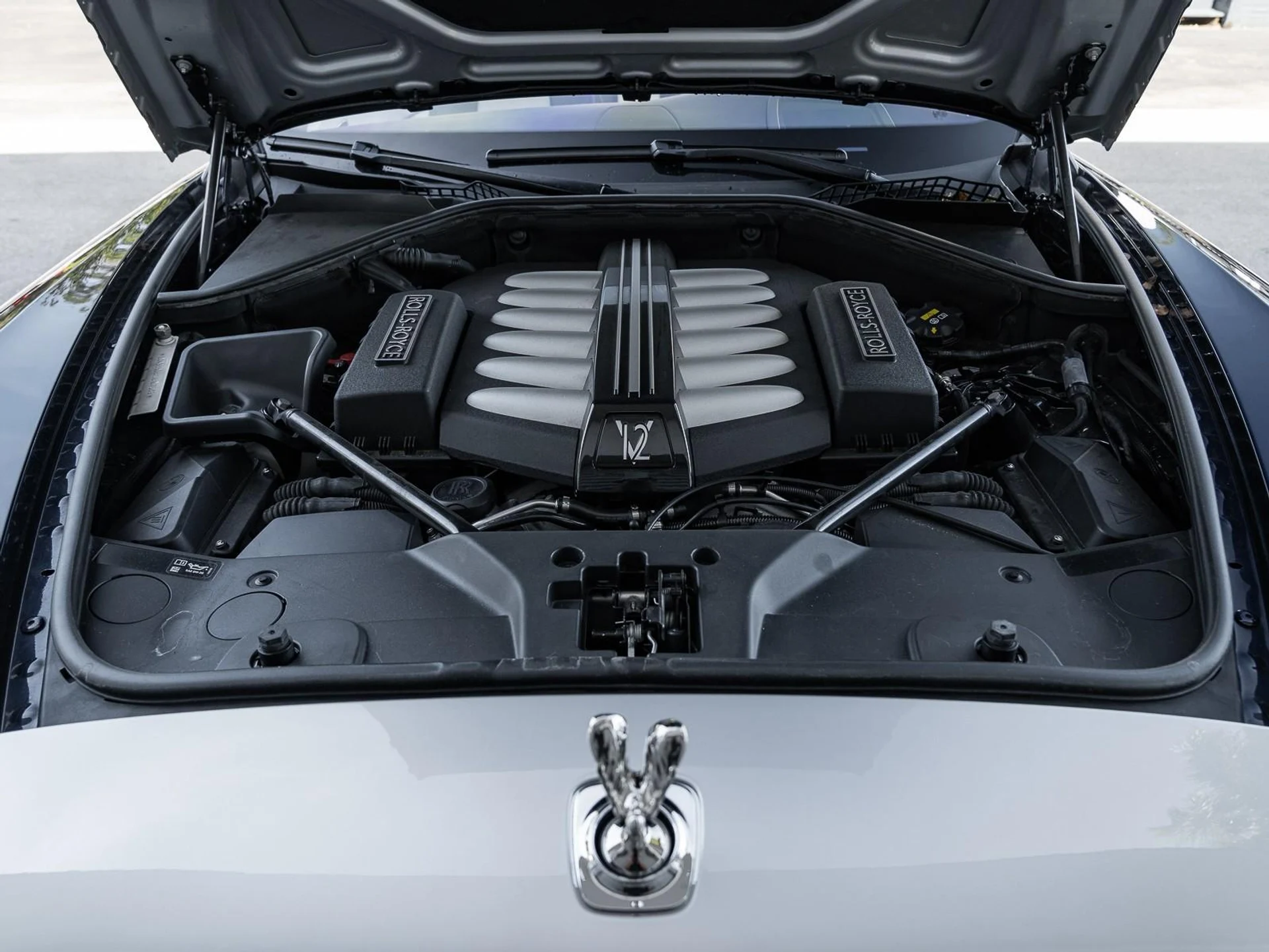 mph035_3410077176_Used_2018_Rolls_Royce_Dawn_Convertible_1764360451_424eefdf55