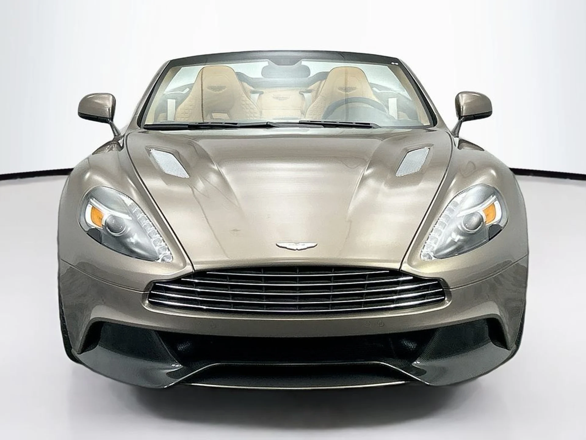 mph035_3411326849_used_2017_aston_martin_vanquish_volante_8119_22986074_36_1024_e255c0aff0