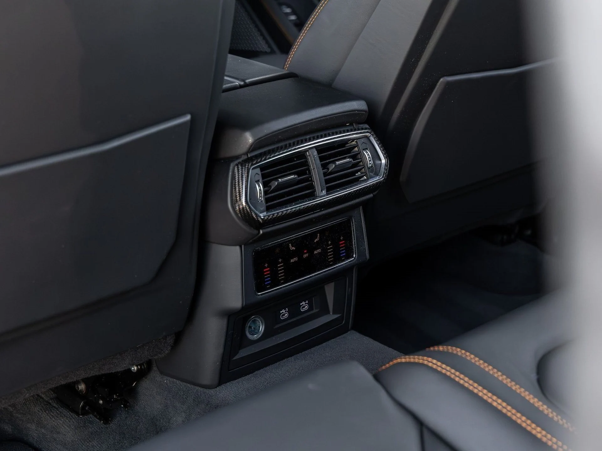 mph035_3419986554_36_0f00a6f87c