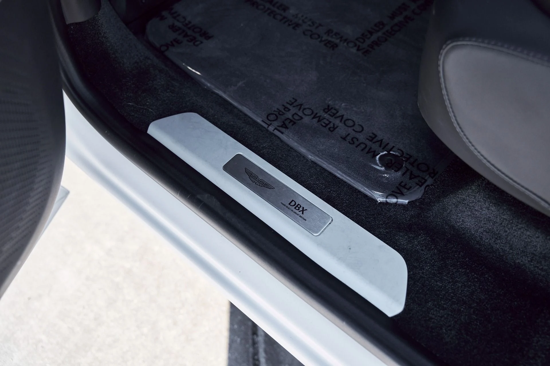 mph035_3421783021_Used_2025_Aston_Martin_DBX_707_1767063188_0f160b1b80