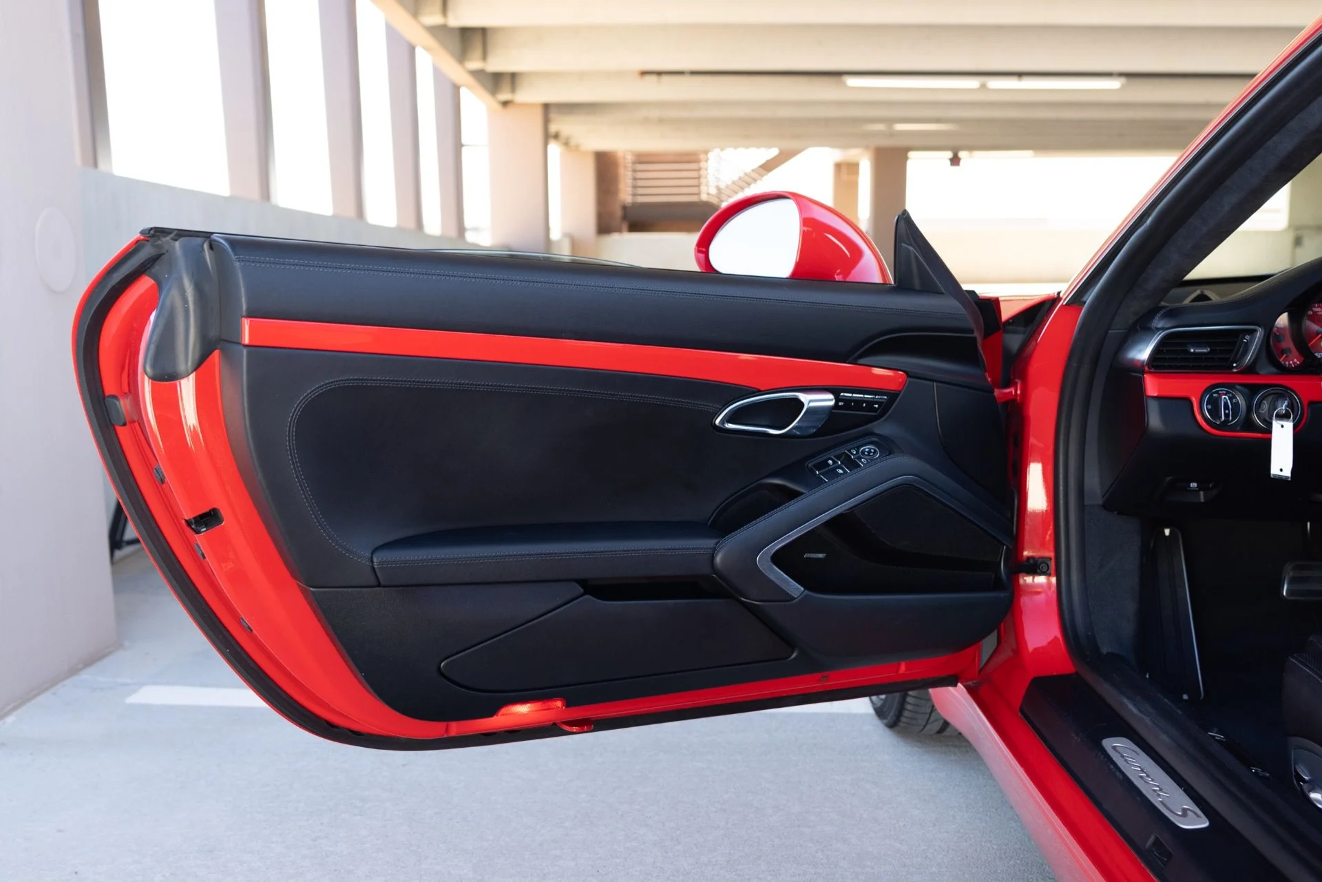 mph035_3424727451_Used_2018_Porsche_911_Carrera_S_1791833797_abd9be04d4