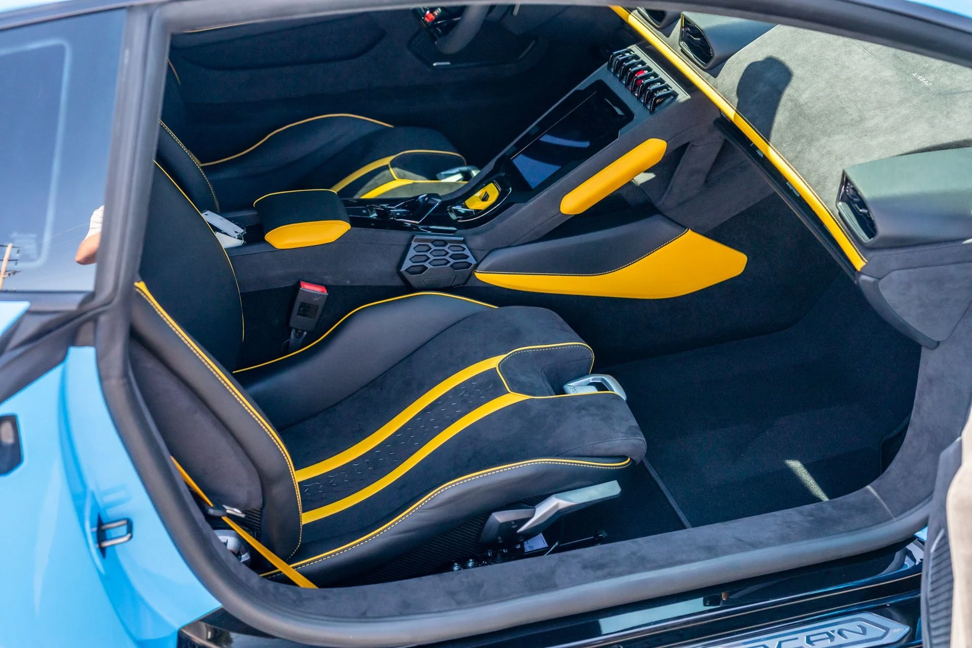 mph035_3426672015_Used_2023_Lamborghini_Huracan_Tecnica_1727804024_38509a0d7c