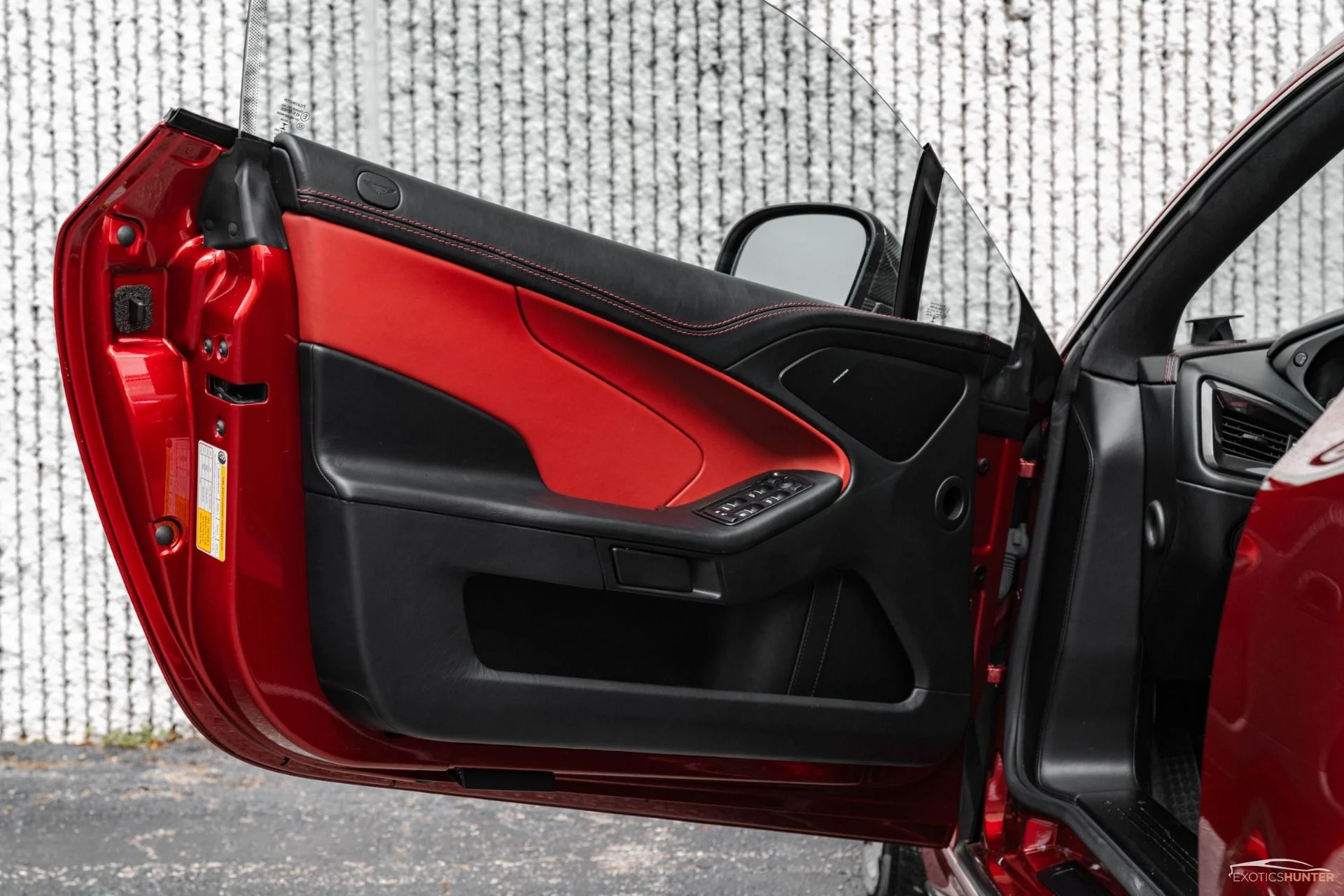 mph035_3433007139_Used_2015_Aston_Martin_Vanquish_Remarkable_325_K_MSRP_Special_AML_Color_Diavolo_Red_Carbon_Everything_1771284972_f7da6db04f