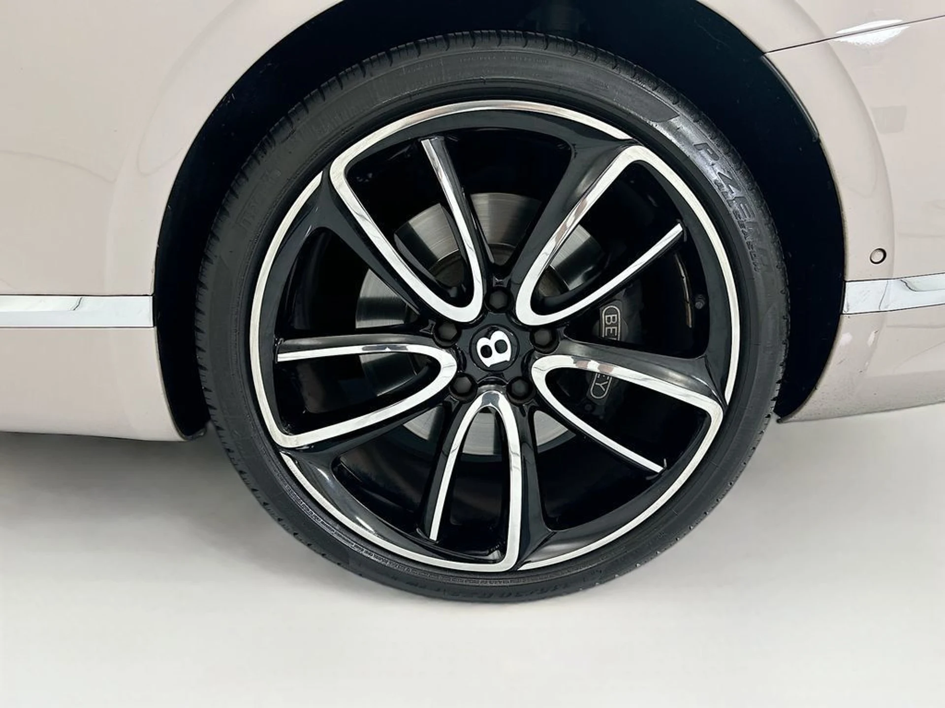 mph035_3434550409_used_2021_bentley_continental_gtv8convertible_8119_23001236_36_1024_e517b71b0b