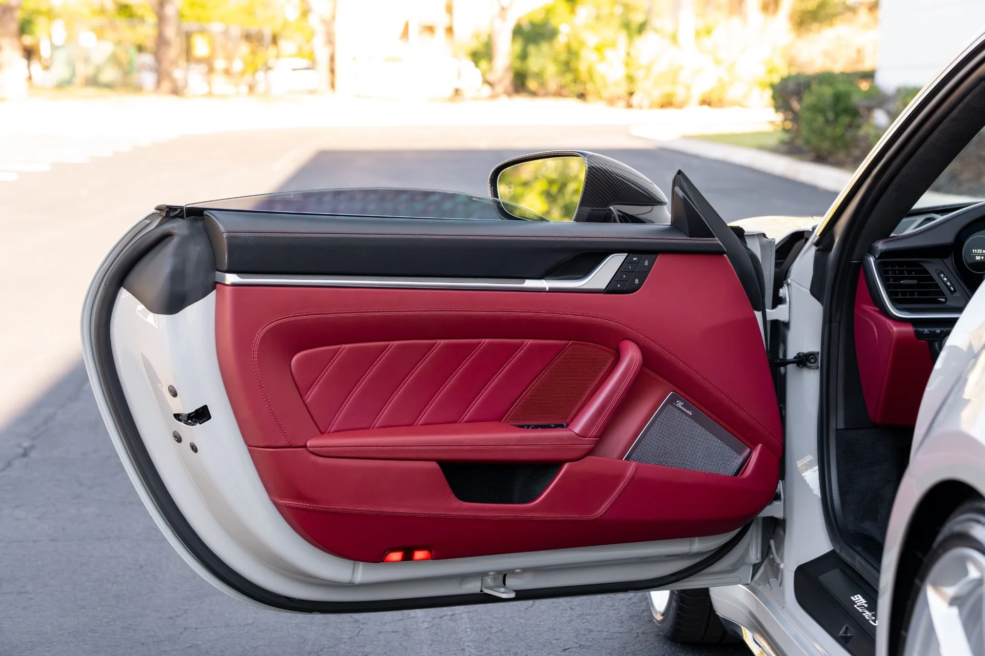 mph035_3435376152_Used_2022_Porsche_911_Turbo_S_1770440206_c180912e1e