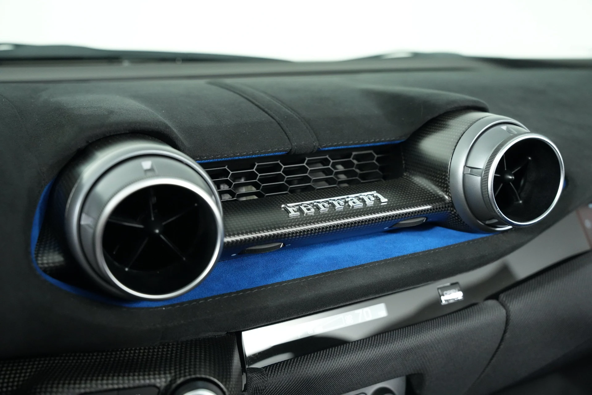 mph035_3442209897_08055f83cc8644188f938914026db93f_833e1ecace