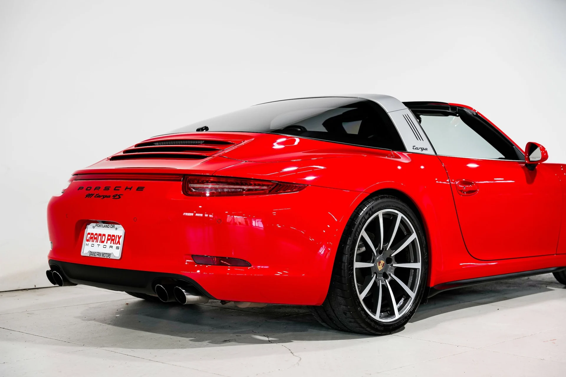 mph035_3456779831_dc1f5ac9fd79475cad139a74d7b310f1x_95b220adad