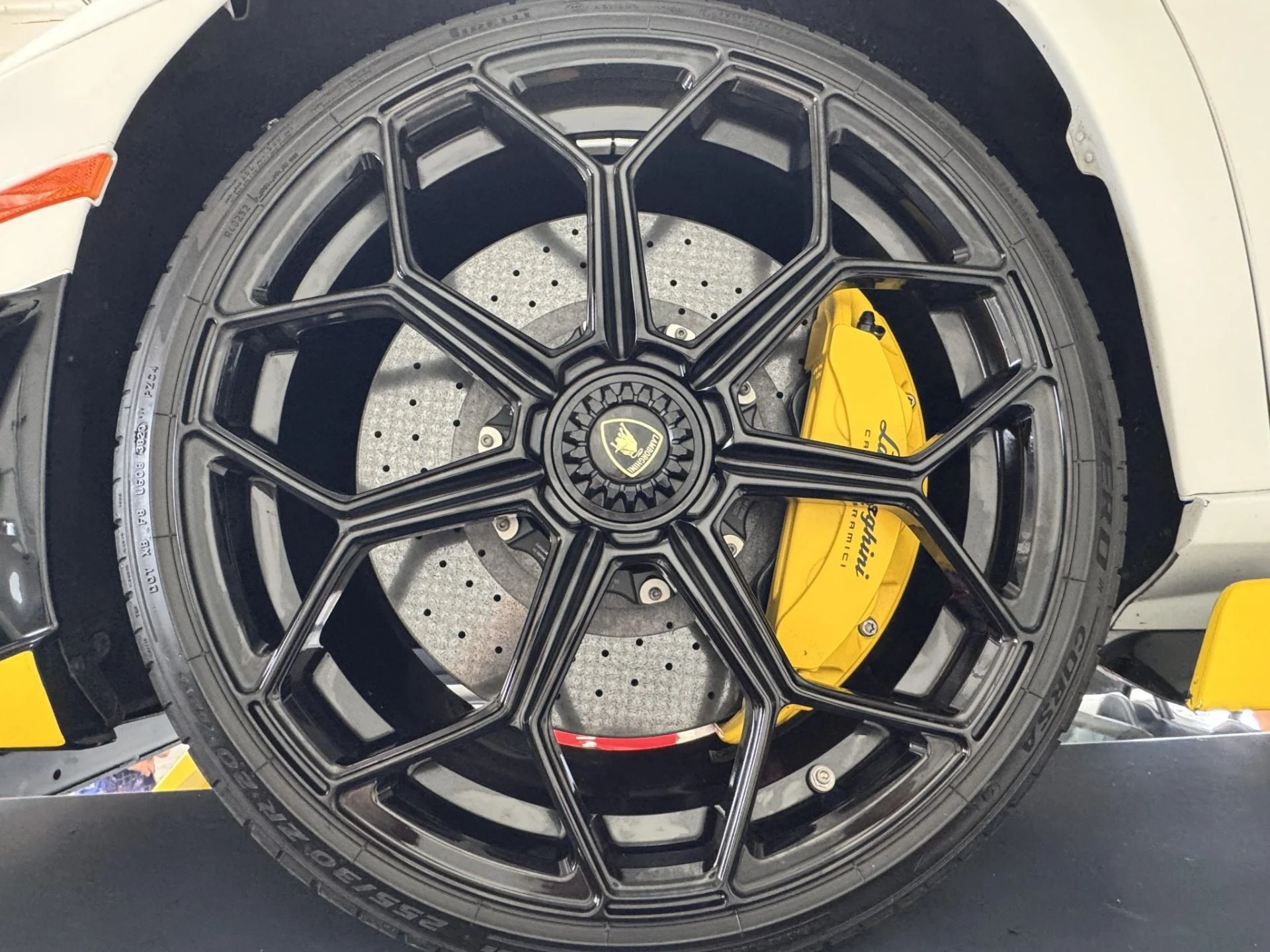 mph035_3481121556_Used_2021_Lamborghini_Aventador_SVJ_LP_770_4_SVJ_1780076945_385cc86cea