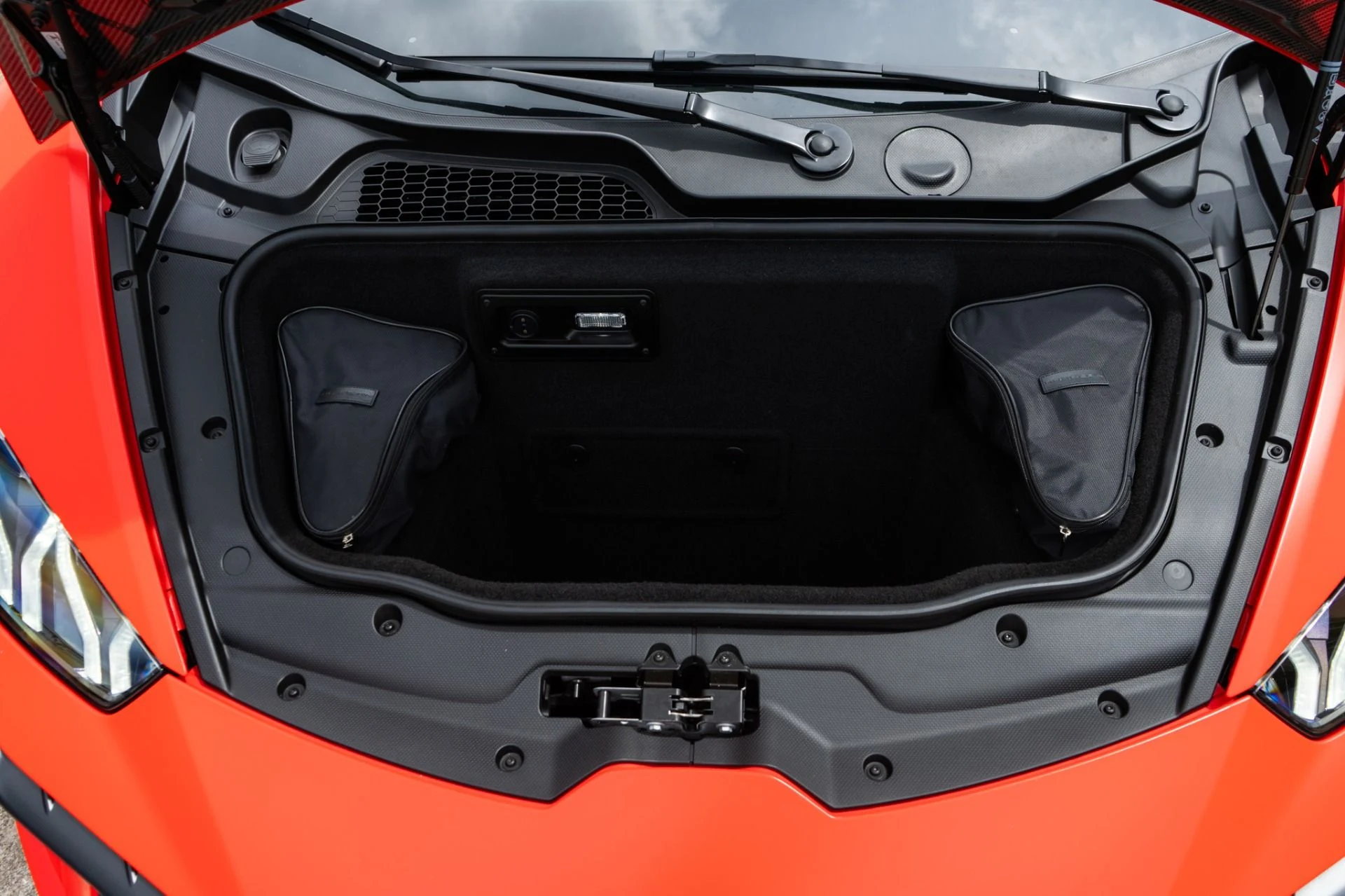 mph035_3485681596_Used_2023_Lamborghini_Huracan_Tecnica_1776704474_0bec9904af