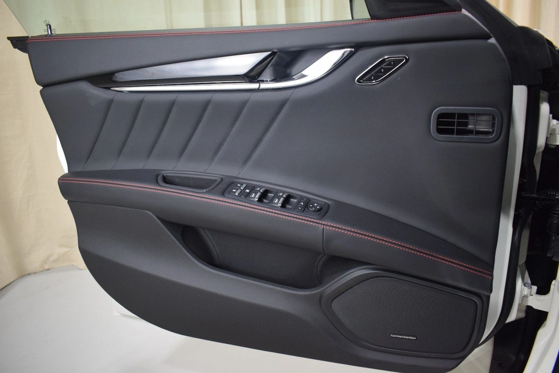 mph035_3491025133_8117935c7e096c6dfab23312e3fa61aax_0c9fd103a0