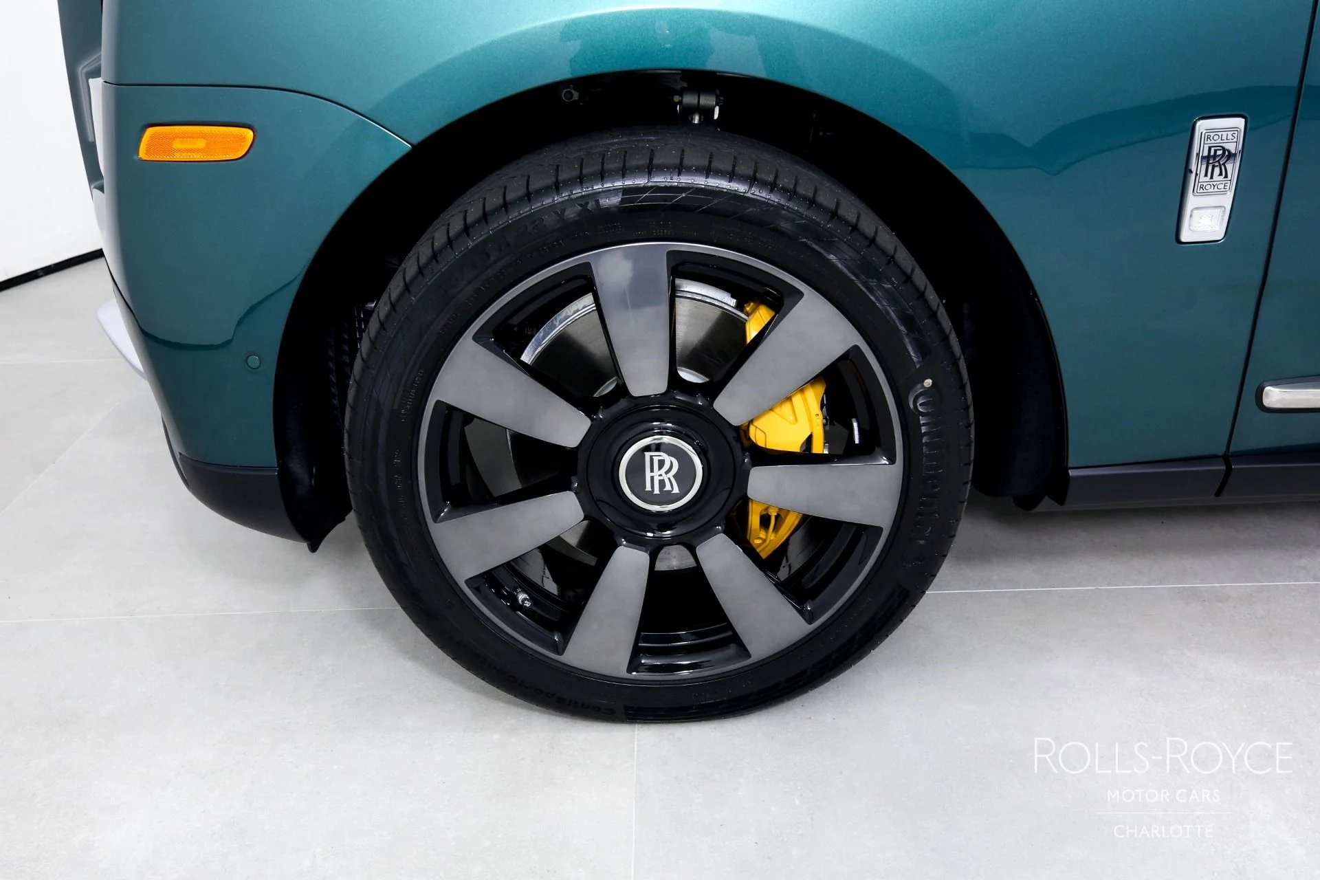 mph035_3499466550_Used_2023_Rolls_Royce_Cullinan_1688236802_65d14cde7a