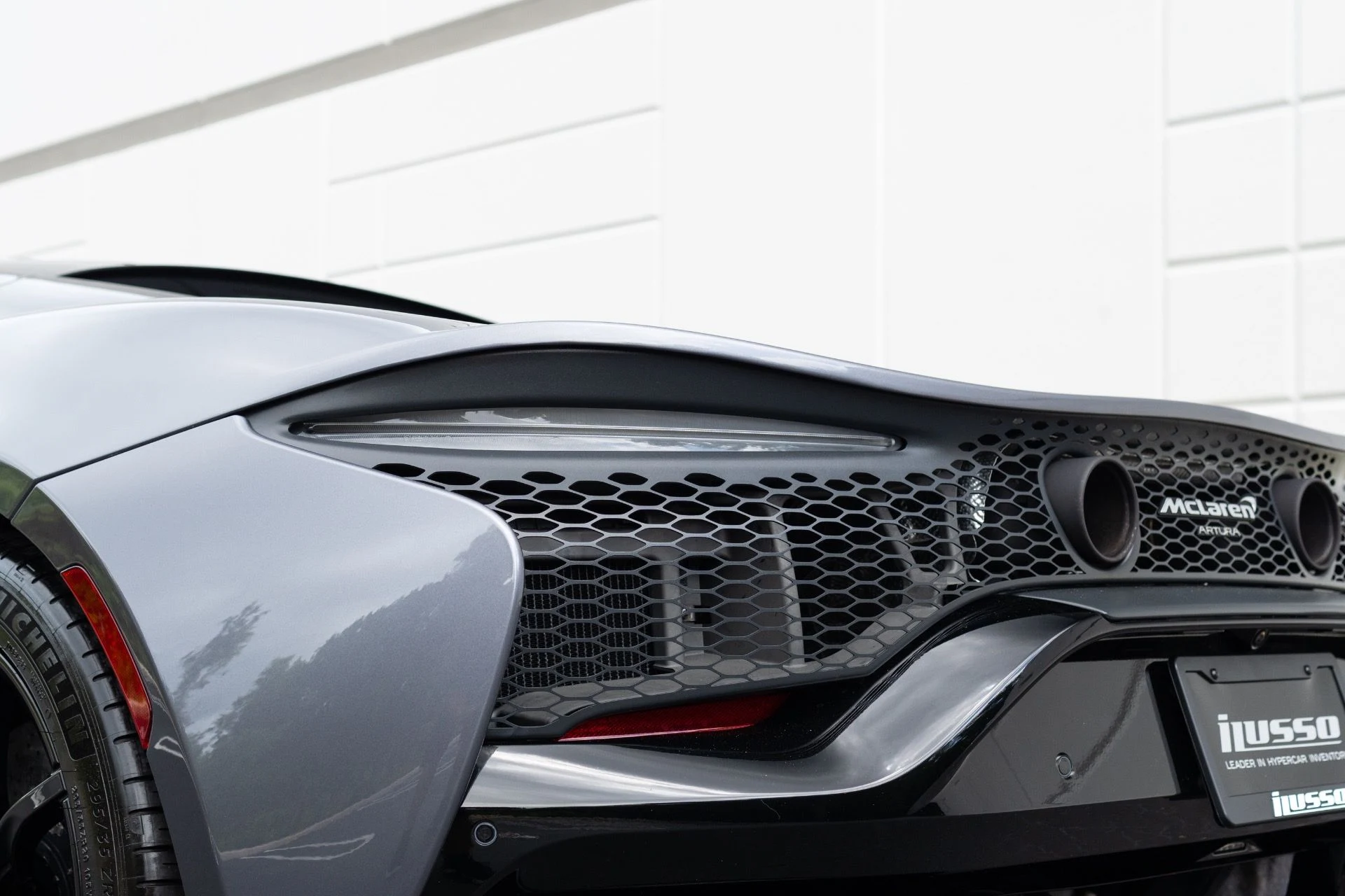 mph035_3510557007_Used_2023_Mc_Laren_Artura_1776712926_61870d4727