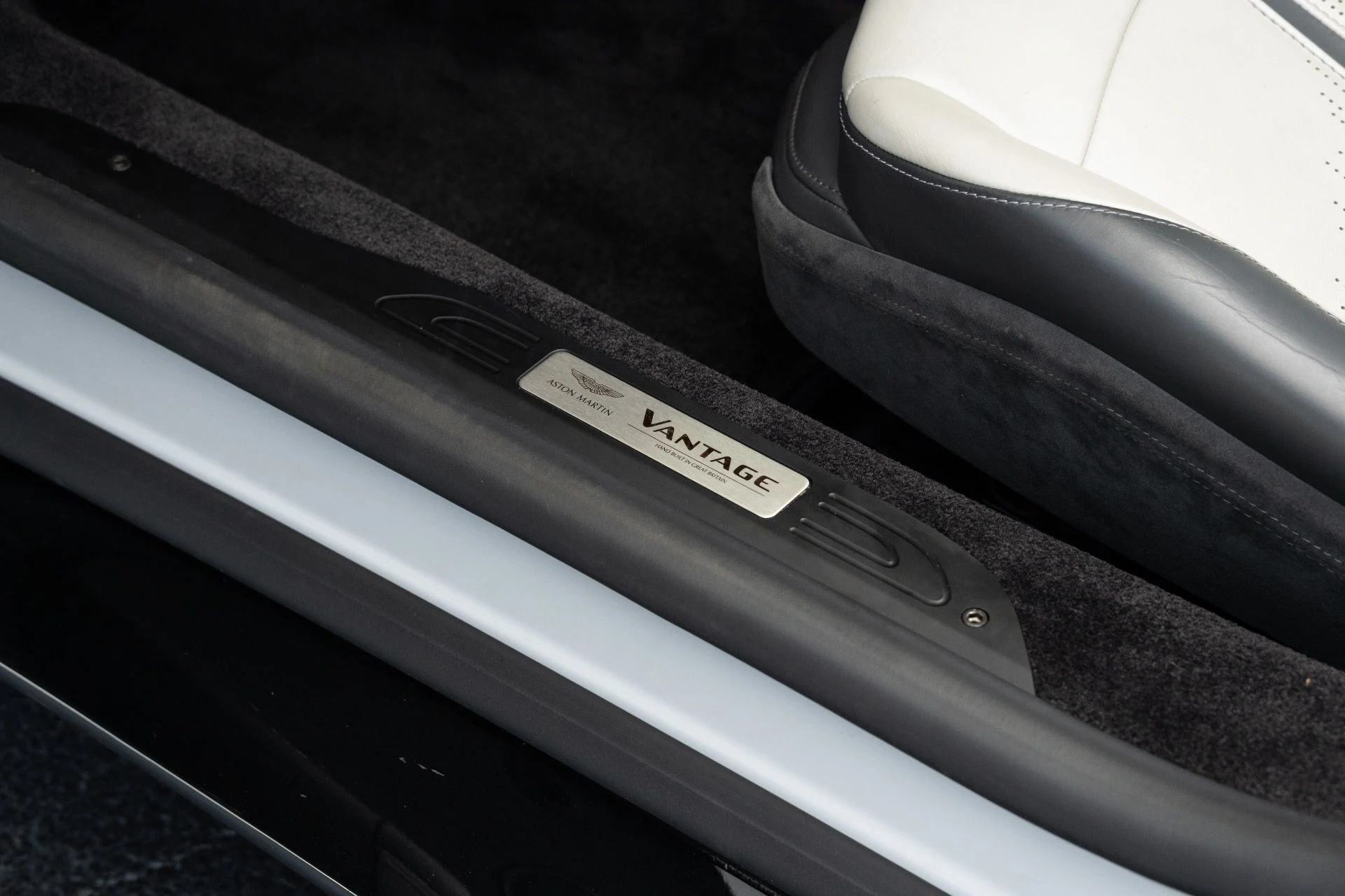 mph035_3511686799_Used_2023_Aston_Martin_Vantage_V8_1773336980_ad87ec46c9