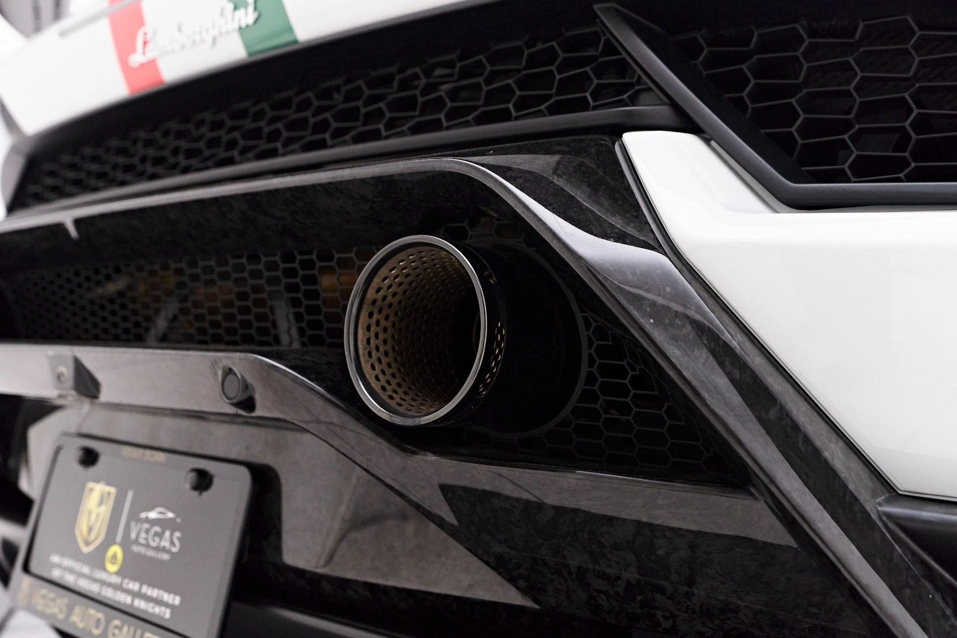 mph035_3512319997_Used_2018_Lamborghini_Huracan_Performante_1754074926_8fe86f605b