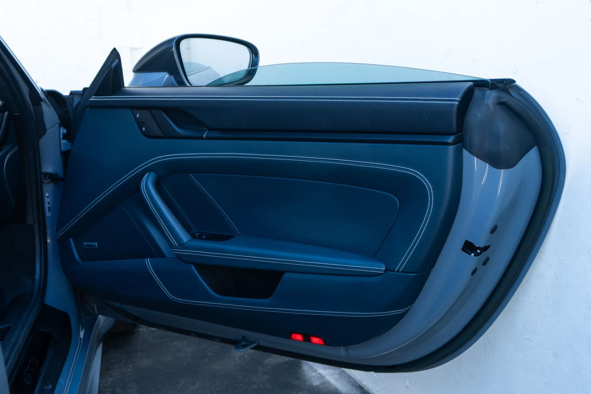 mph035_3530015033_Used_2024_Porsche_911_GT_3_Touring_1771783226_ad56095145