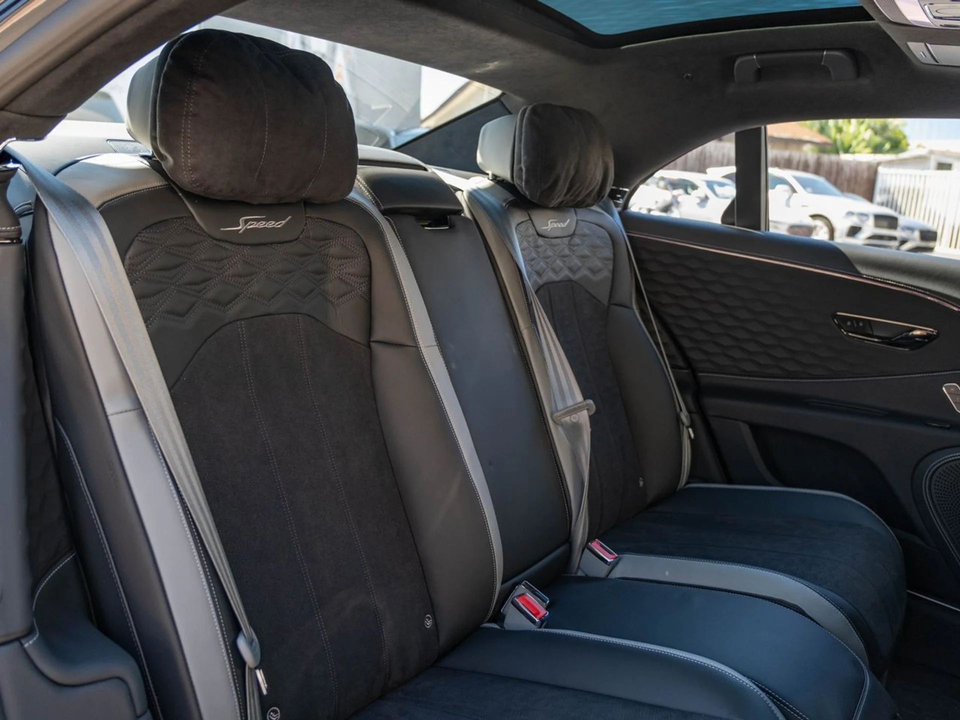 mph035_3539187909_5a373d069a81a501a299ad28aa3d11a0x_4de193ccc0