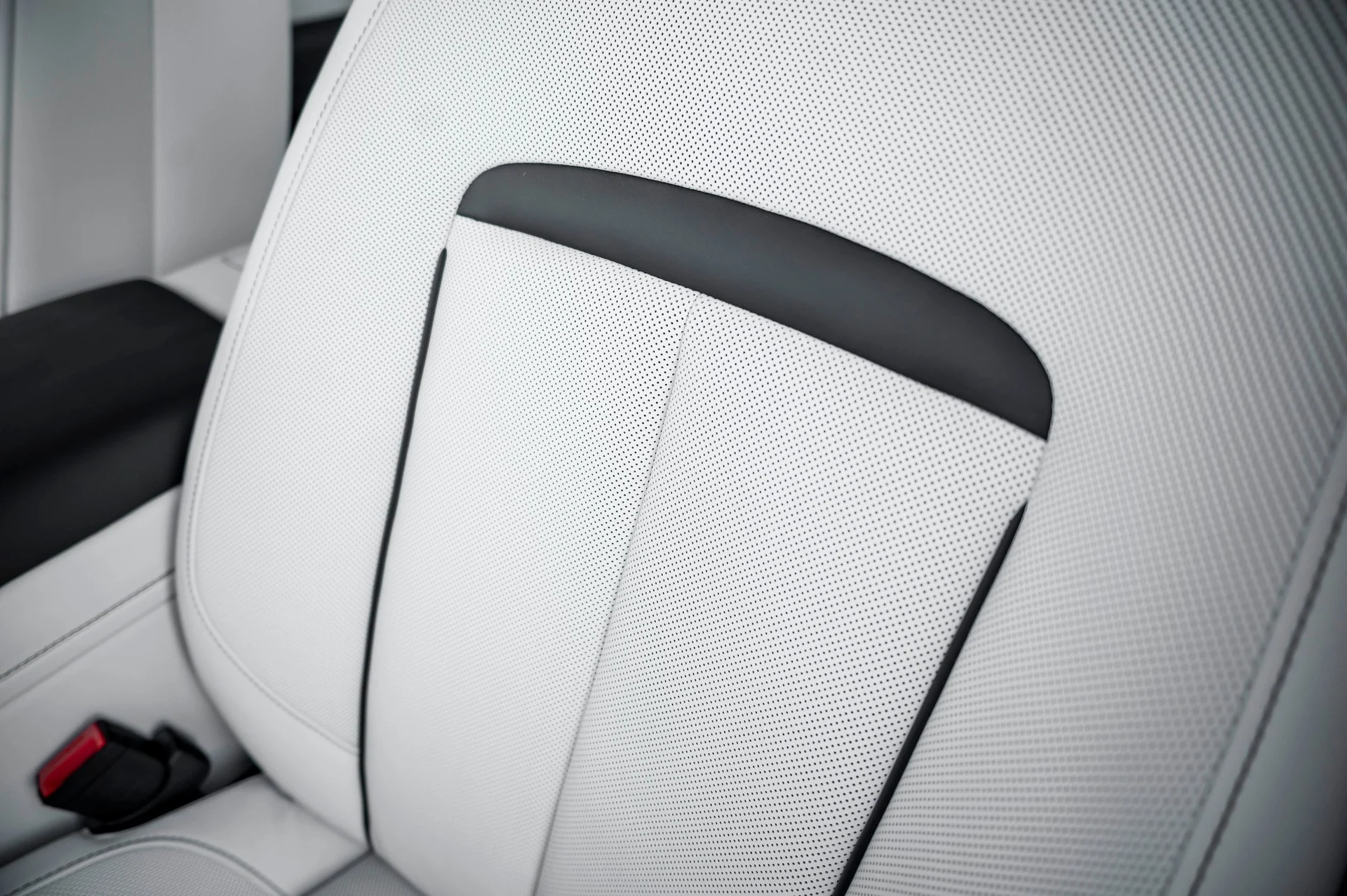 mph035_3550330347_98aa720dcf9f43a5a0b9a9b509d1a60b_699f0d5205