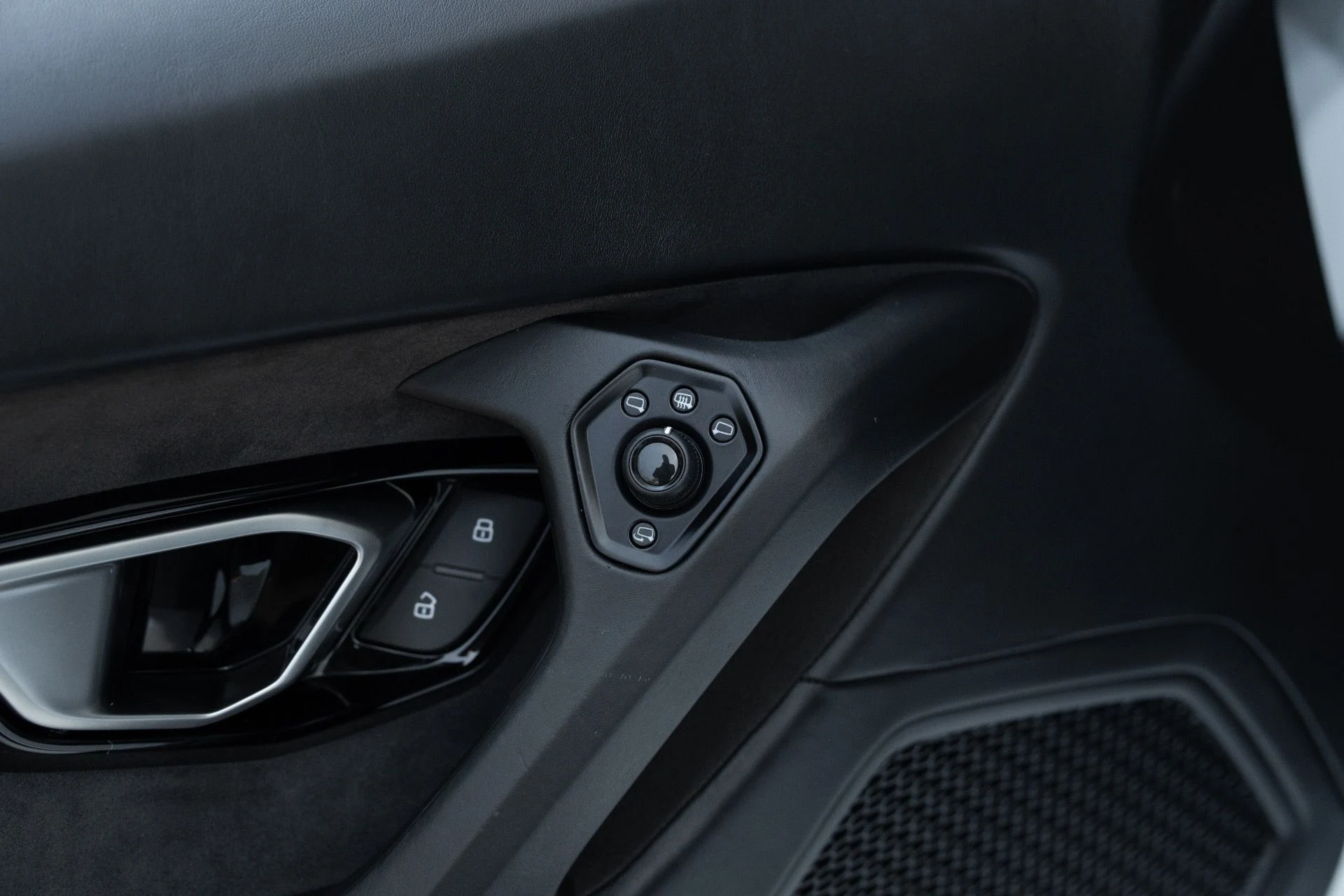 mph035_3552371502_Used_2016_Lamborghini_Huracan_LP_610_4_1771995727_5063bf71b8