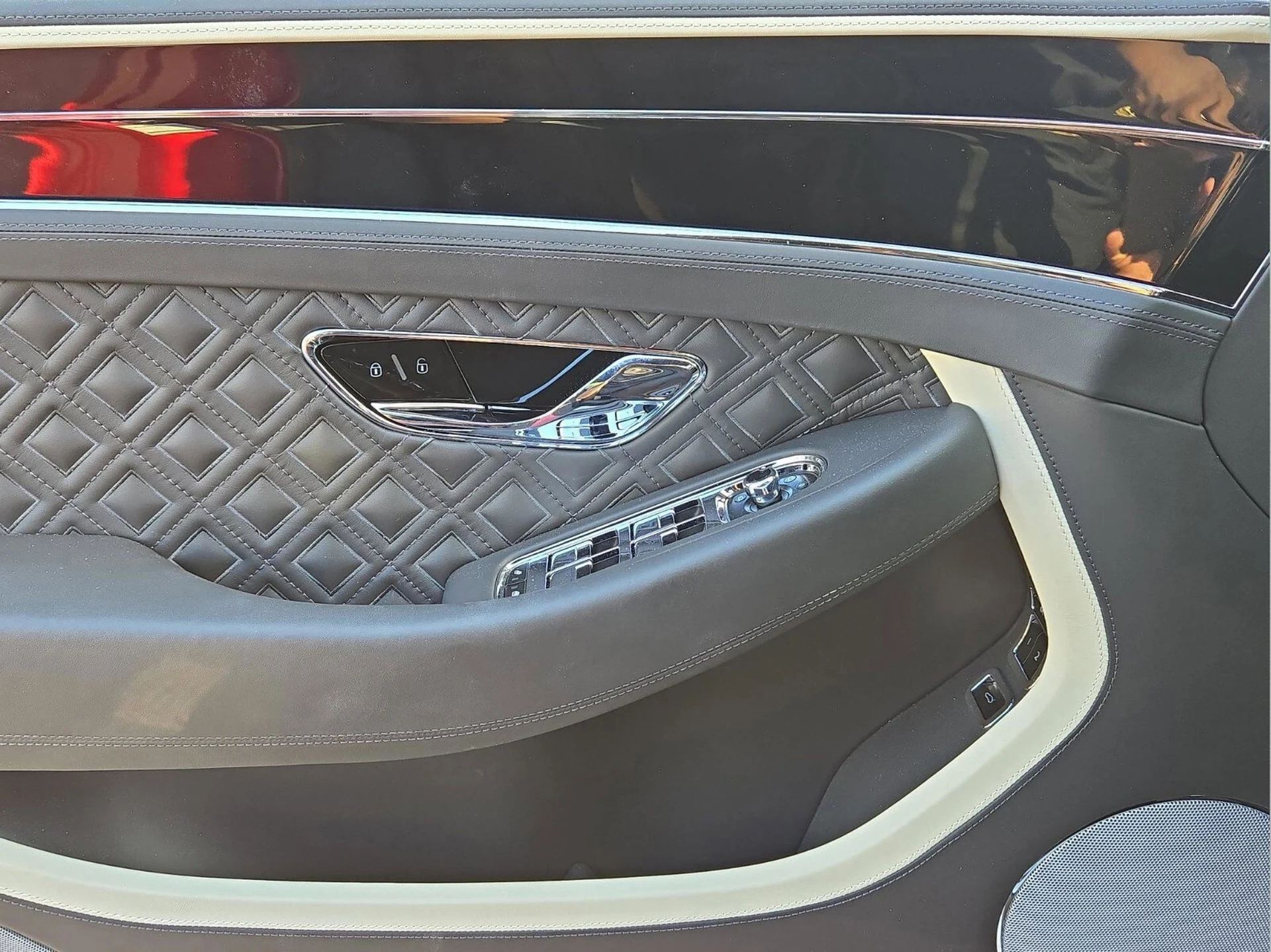 mph035_3556650945_36886d475753137498557b3debc1db02x_72caaf320c