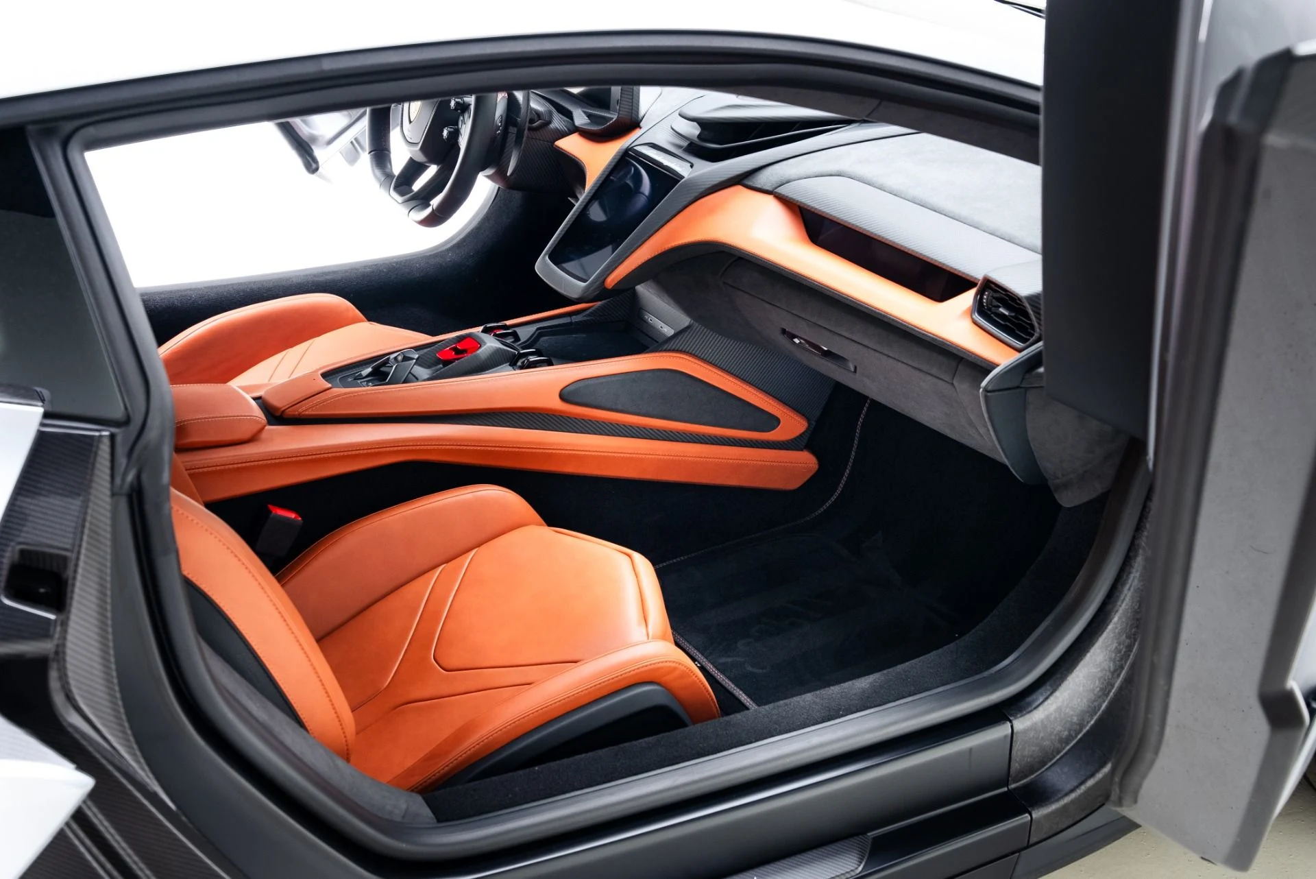 mph035_356448838_Used_2025_Lamborghini_Revuelto_1770663111_6377008e45